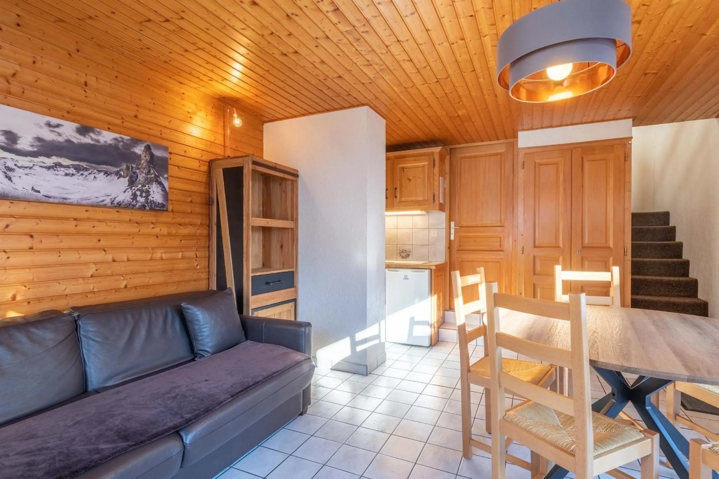 Kitchen or kitchenette in Hôtel Les Côtes, Résidence Loisirs et Chalets