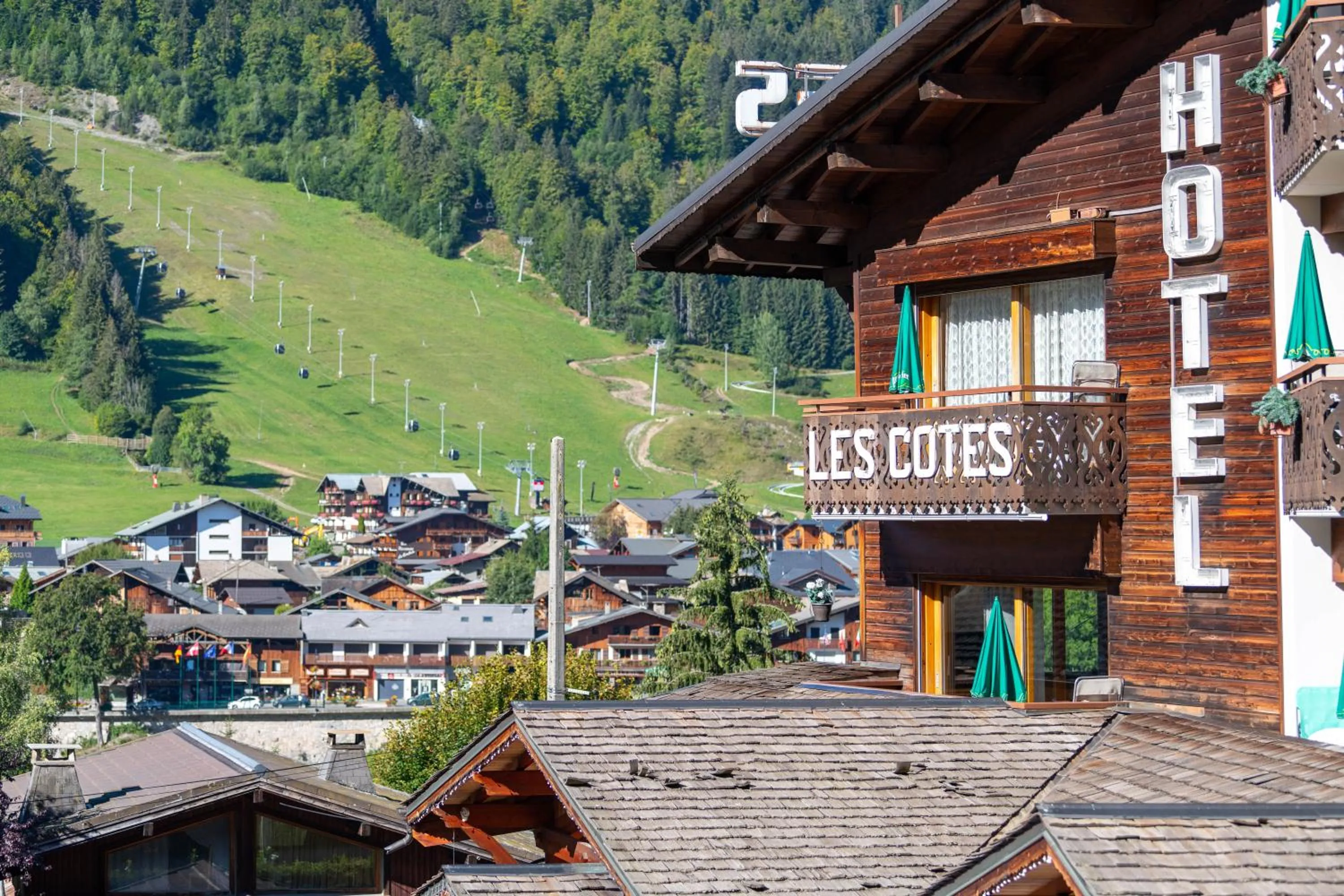 Facade/entrance in Hôtel Les Côtes, Résidence Loisirs et Chalets