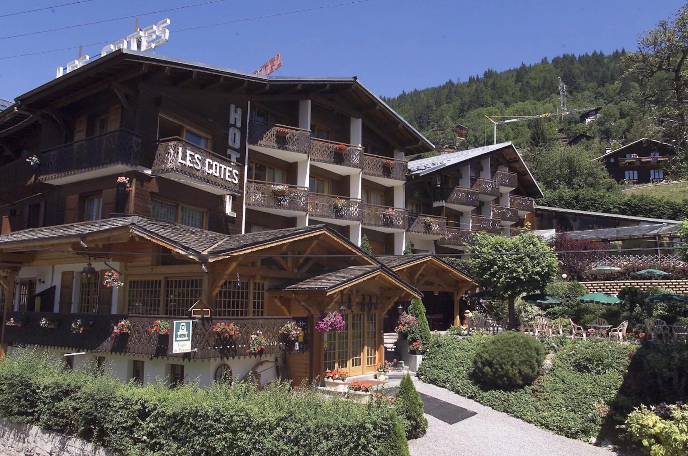 Facade/entrance in Hôtel Les Côtes, Résidence Loisirs et Chalets