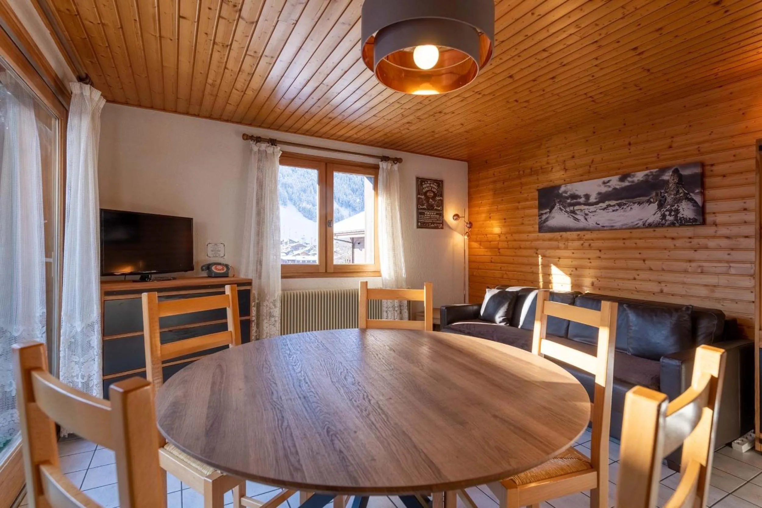 TV and multimedia in Hôtel Les Côtes, Résidence Loisirs et Chalets