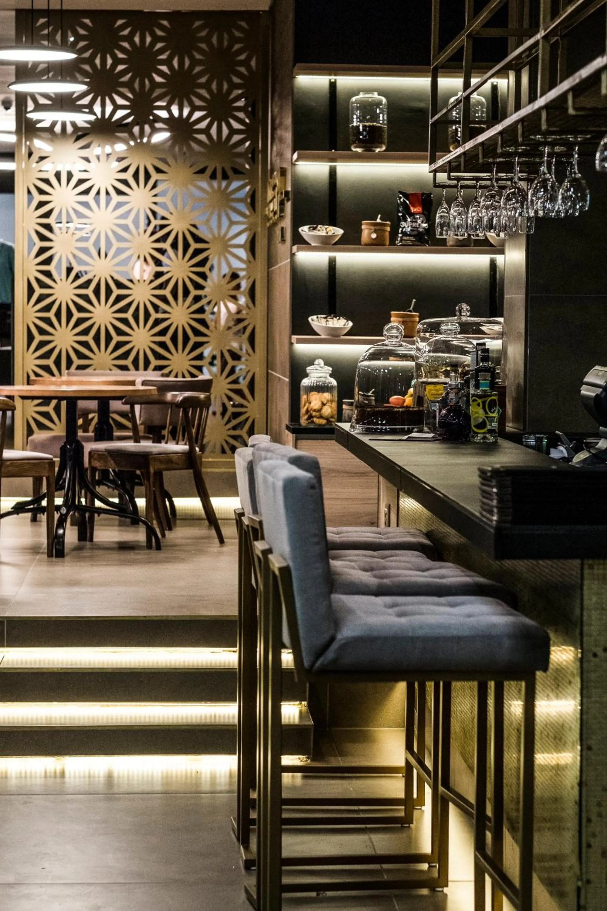 Restaurant/places to eat in Avani Windhoek Hotel & Casino