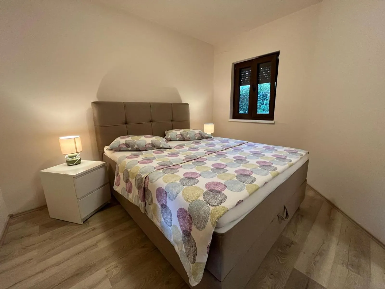 Bed in Apartments Deak
