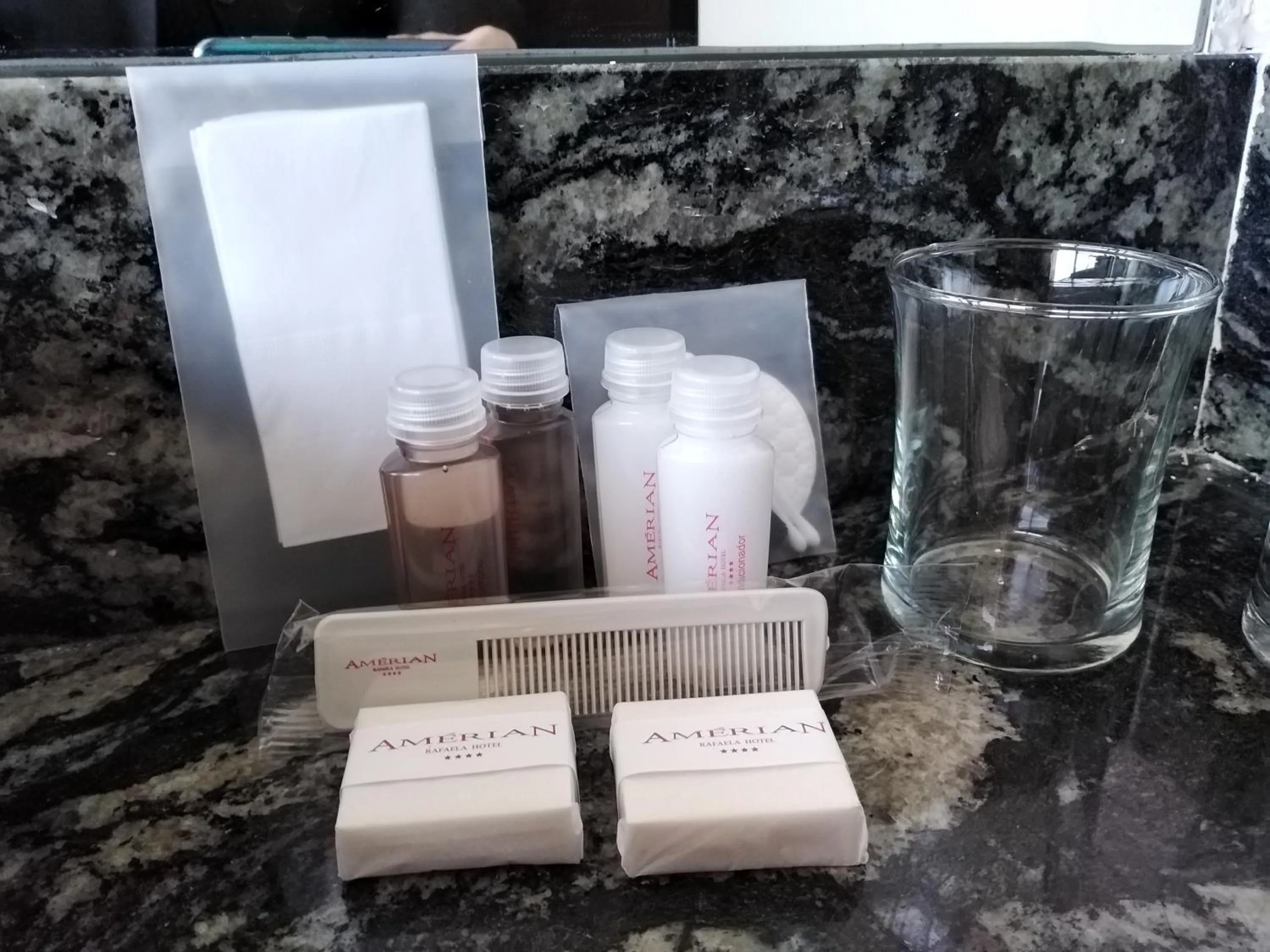 Toilet in Amerian Rafaela Hotel