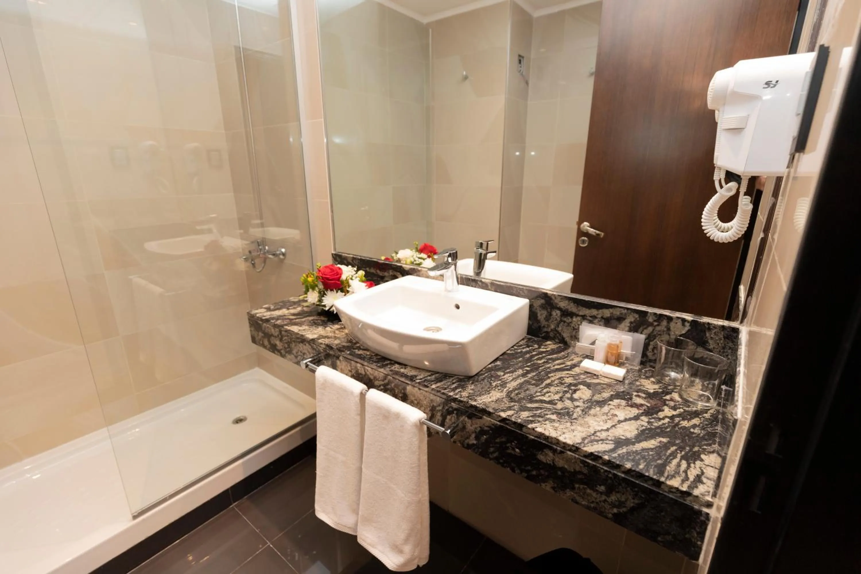 Bathroom in Amerian Rafaela Hotel