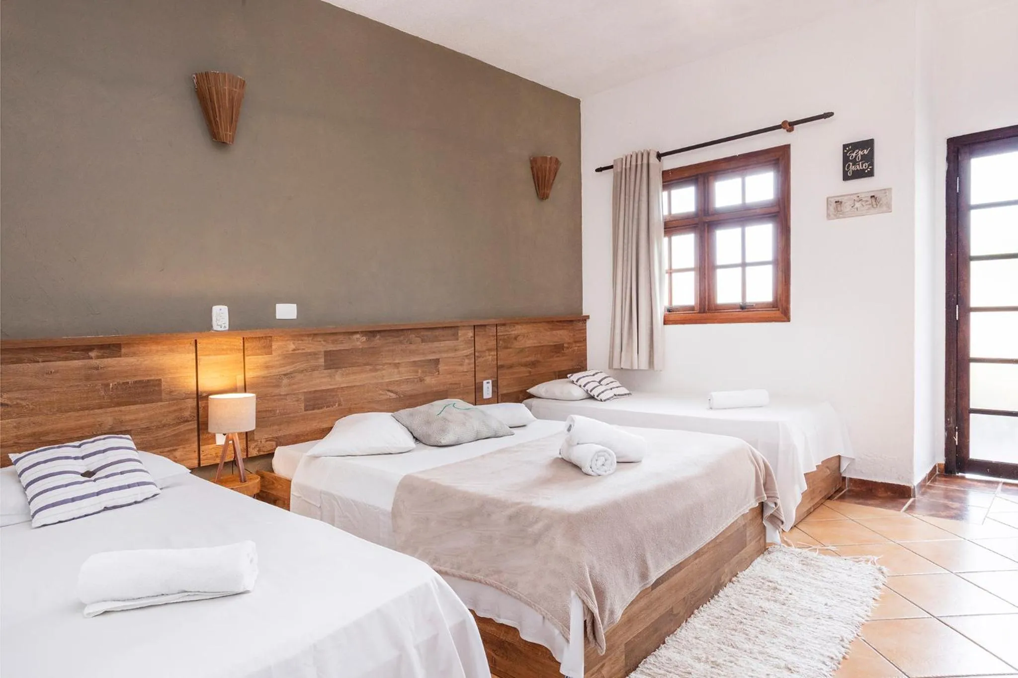 Photo of the whole room, Bed in Pousada In Bali - Maresias