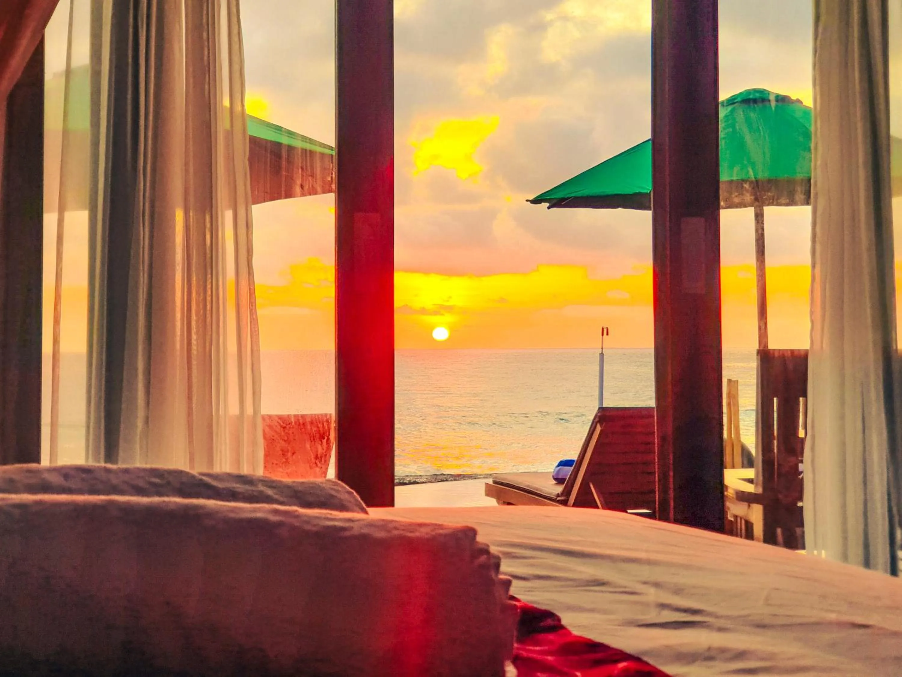 Bed in Juan Beach Bungalow