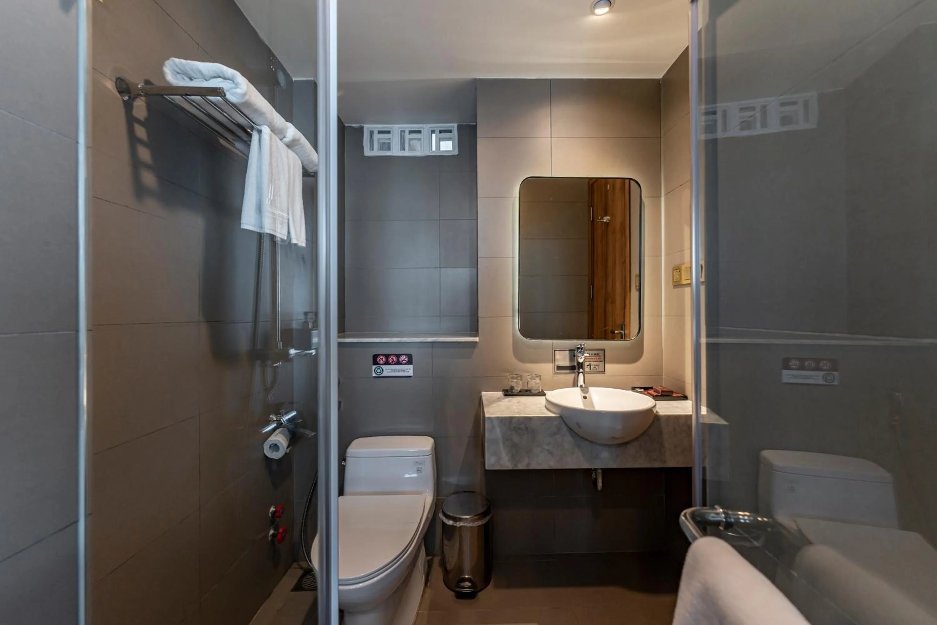 Bathroom in Thanh Long Hotel - Tra Khuc