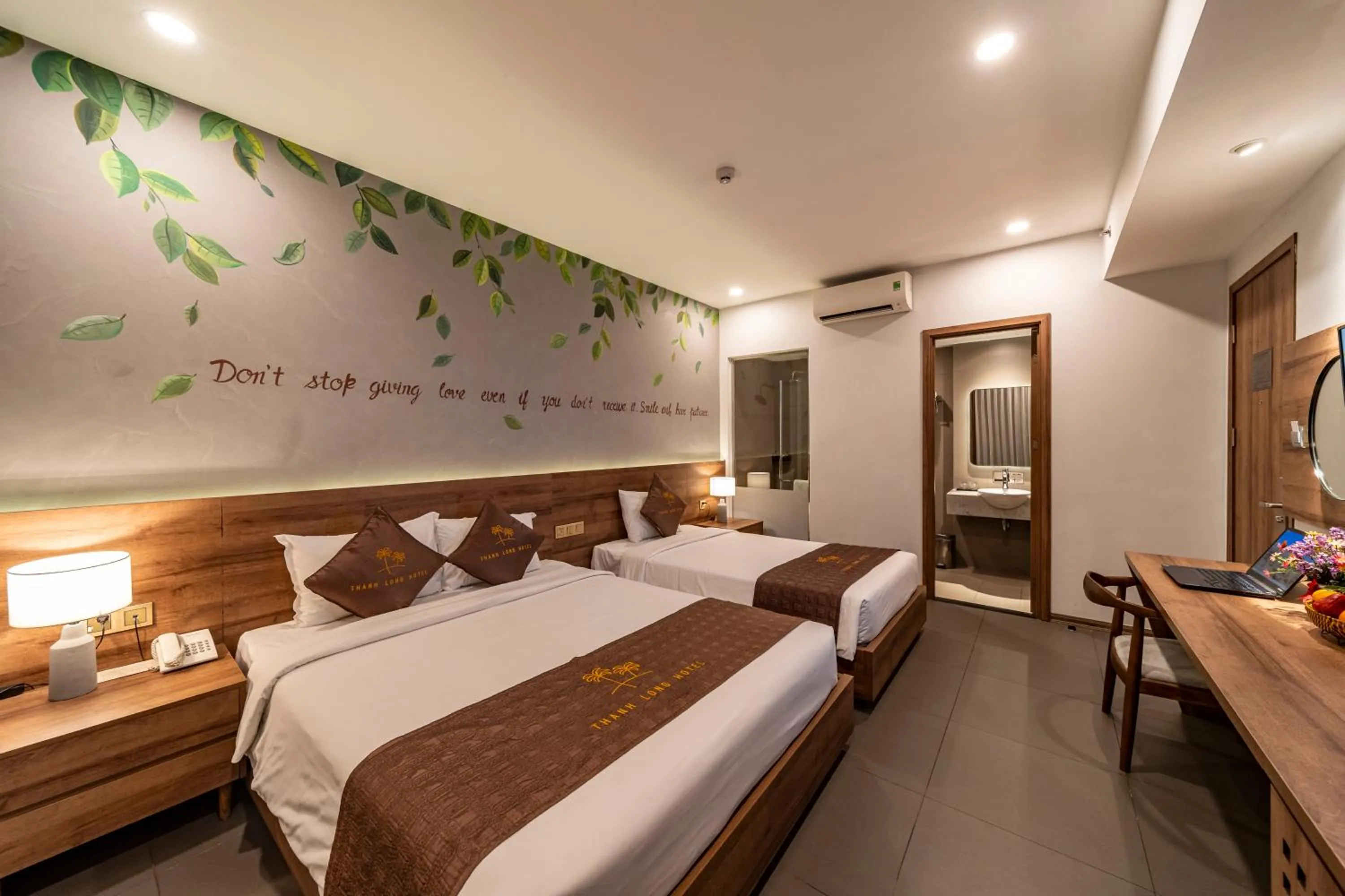 Bed in Thanh Long Hotel - Tra Khuc