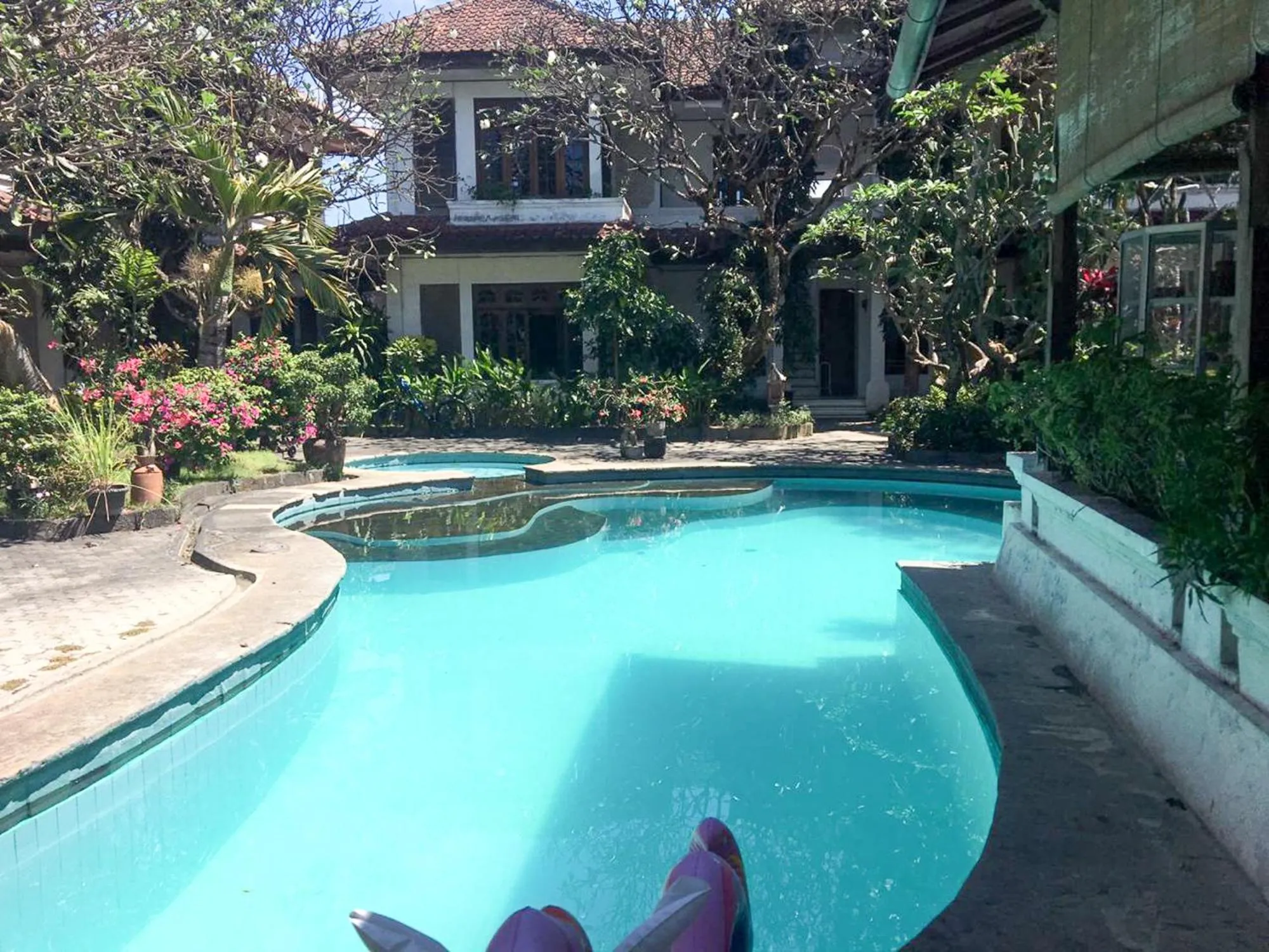Swimming pool in Sari Bali Resort
