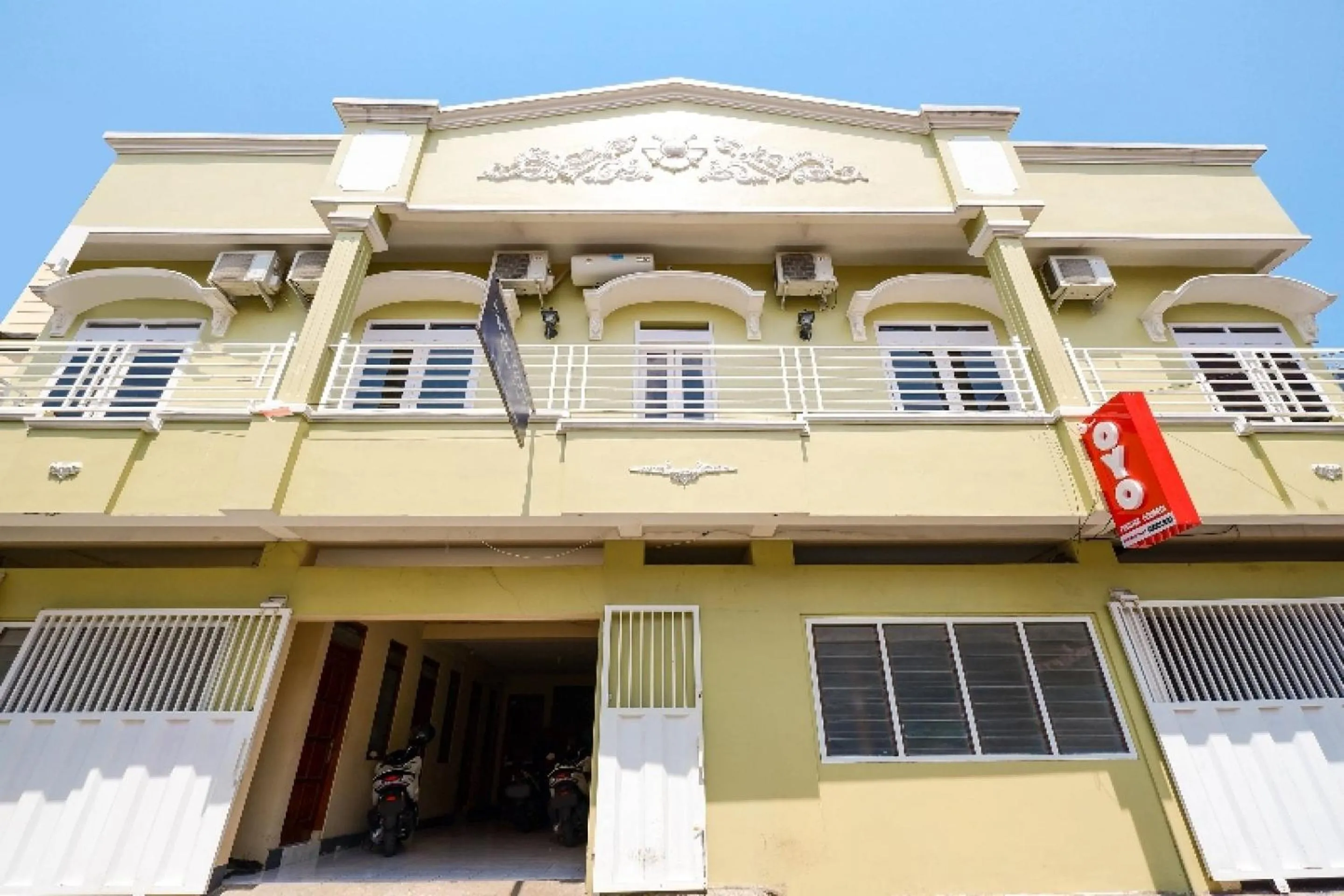 Facade/entrance in Hotel O Paviliun Permata