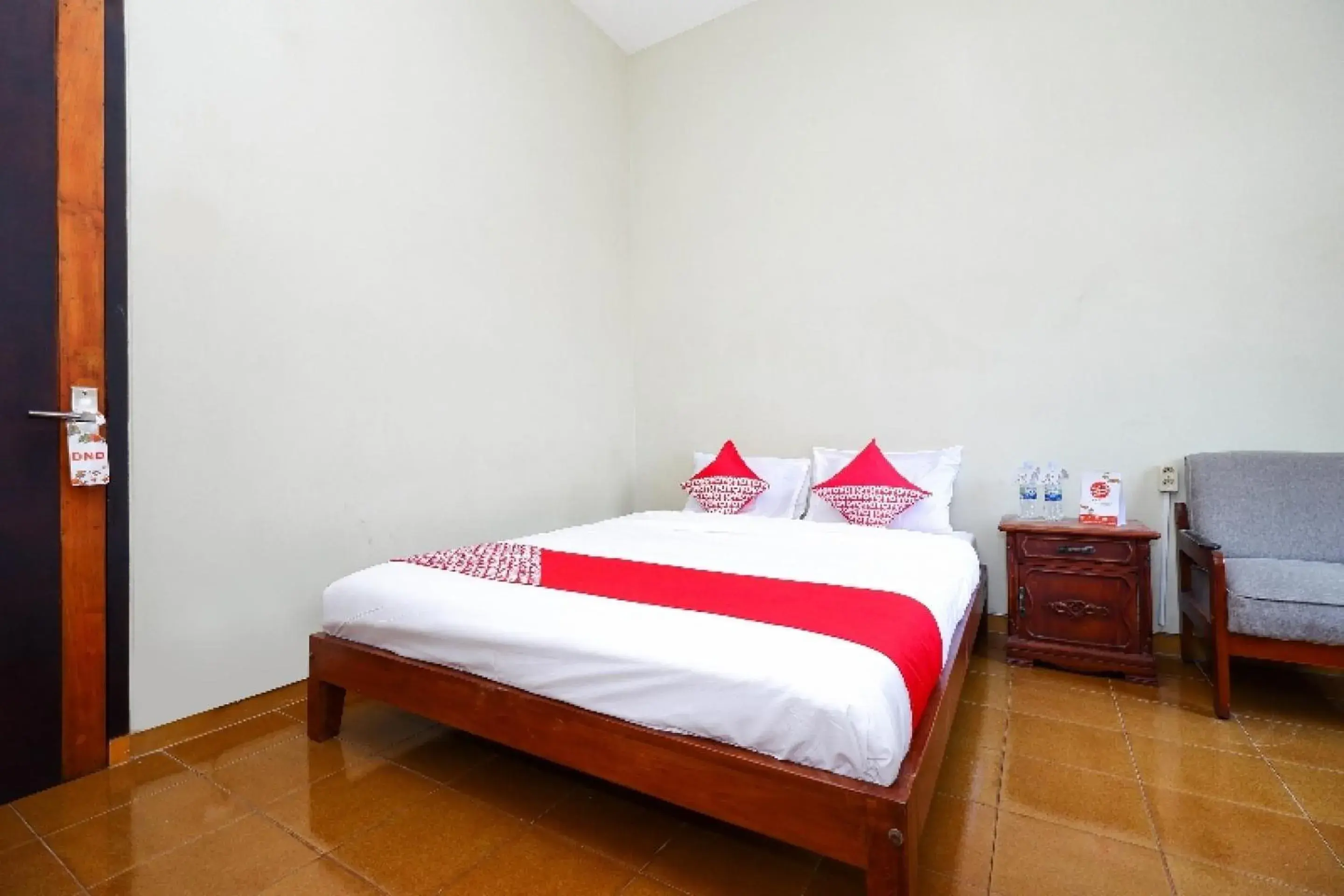 Standard Double Room in Hotel O Paviliun Permata Standard Double Room in Hotel O Paviliun Permata