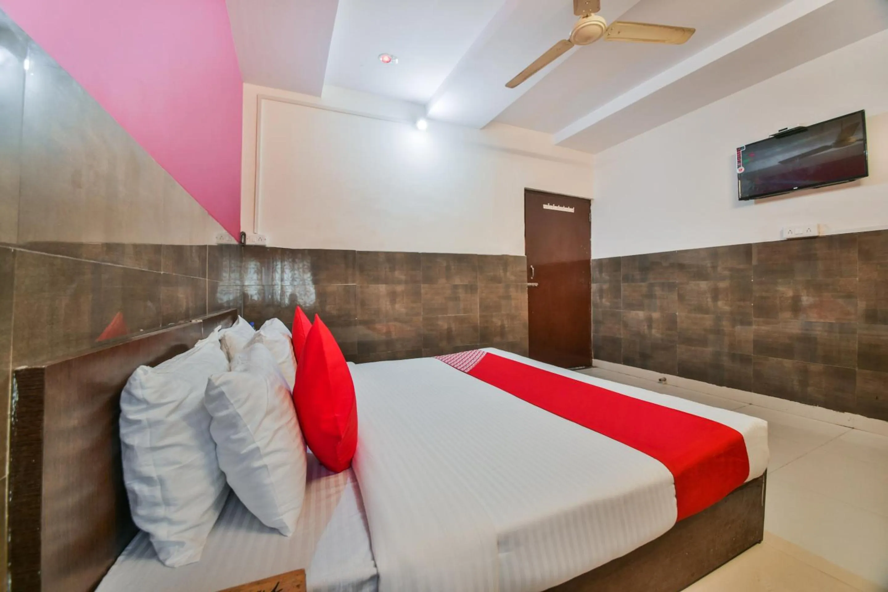 Bedroom in Hotel O King's Palace