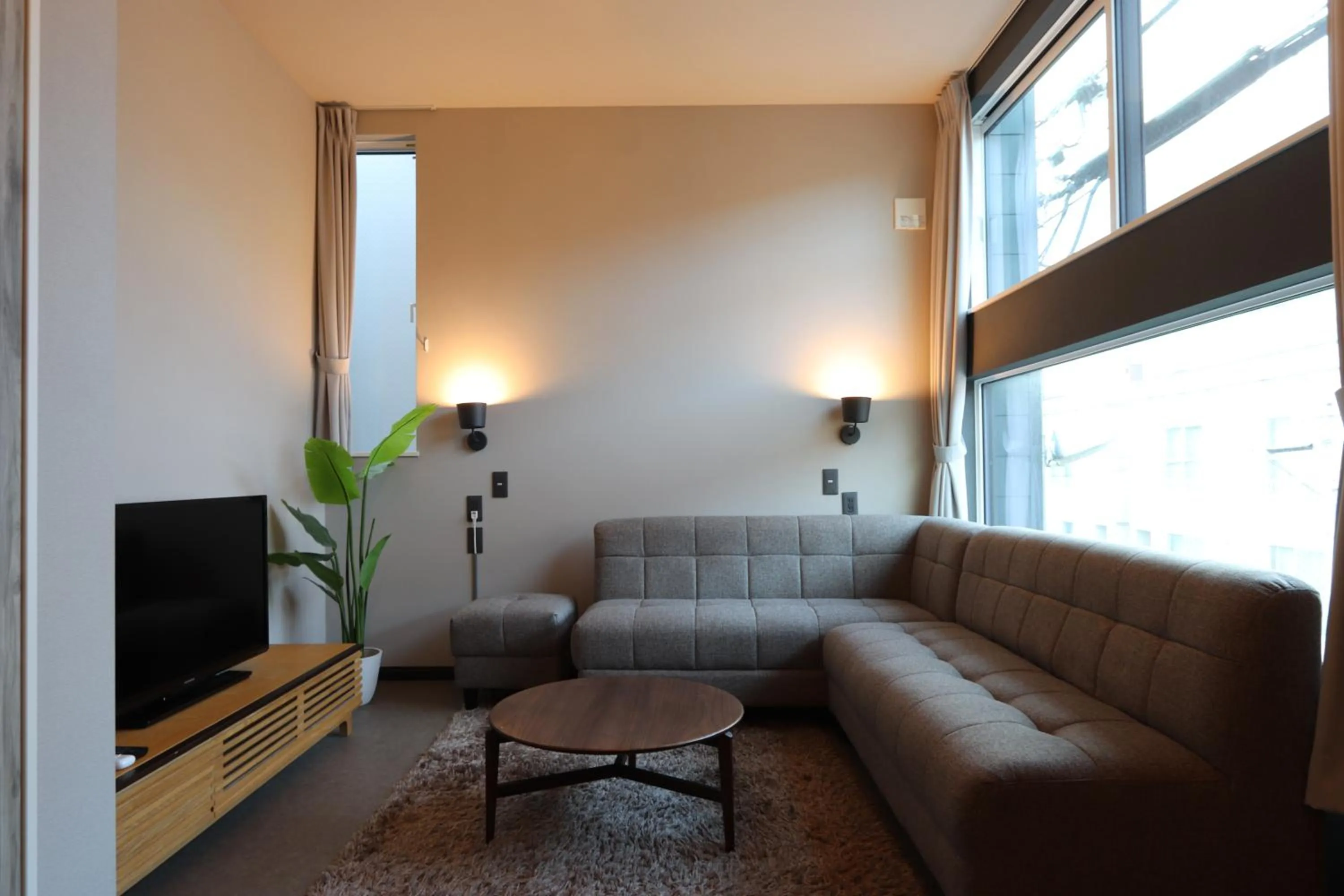 Photo of the whole room in UCHI Living Stay ekolu