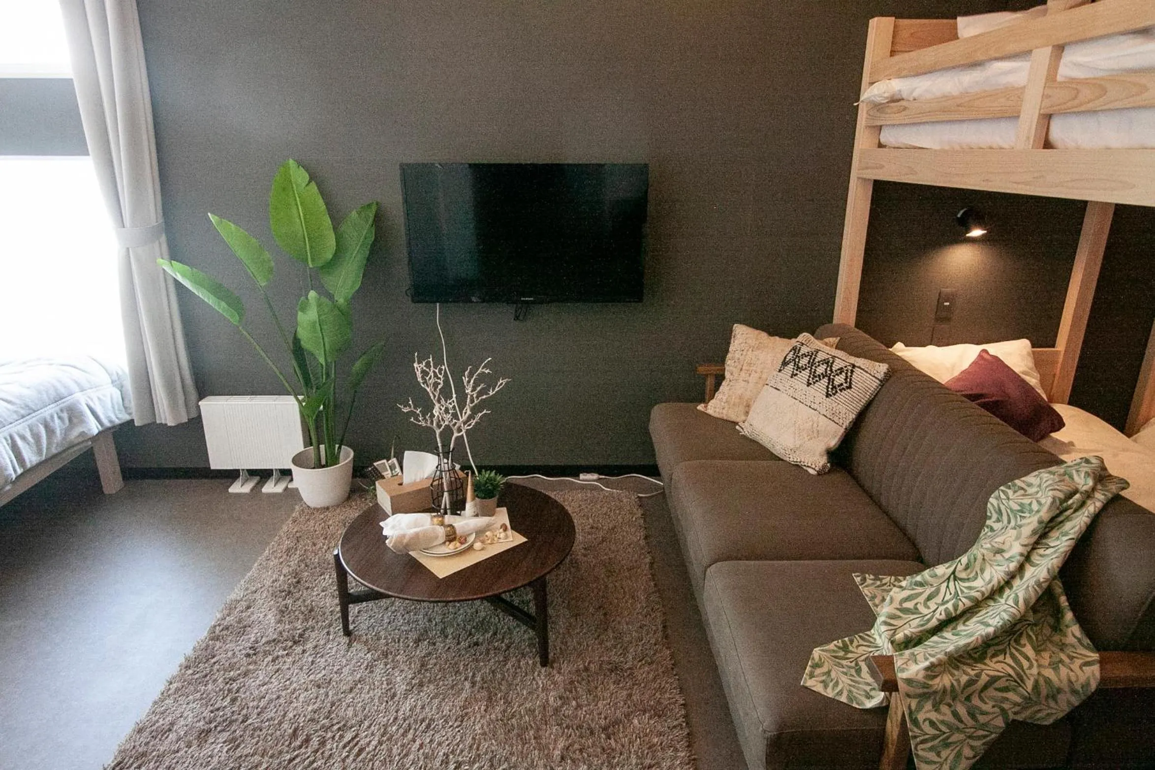 Photo of the whole room in UCHI Living Stay ekolu