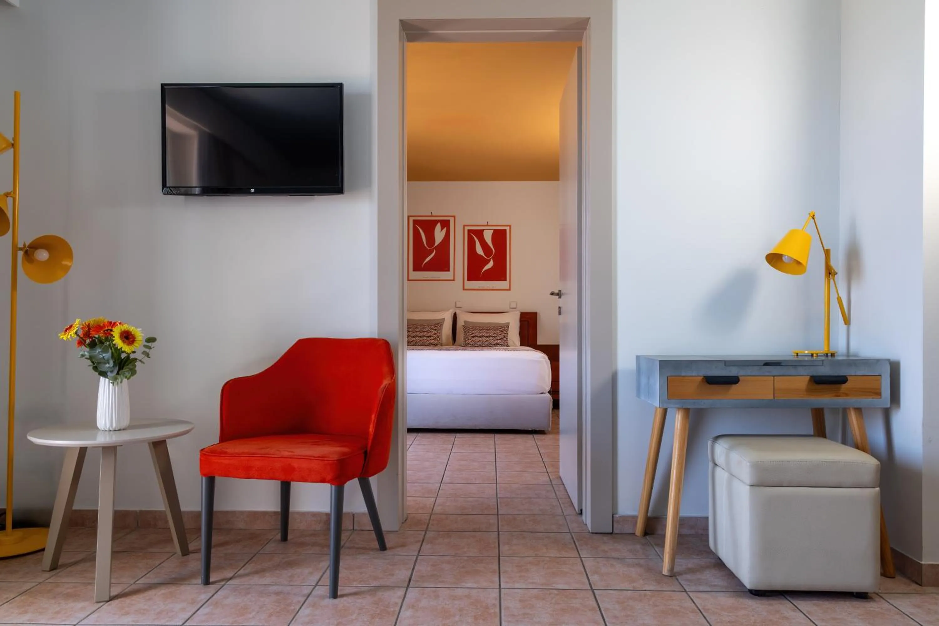 Photo of the whole room in Flisvos Royal Hotel & Suites