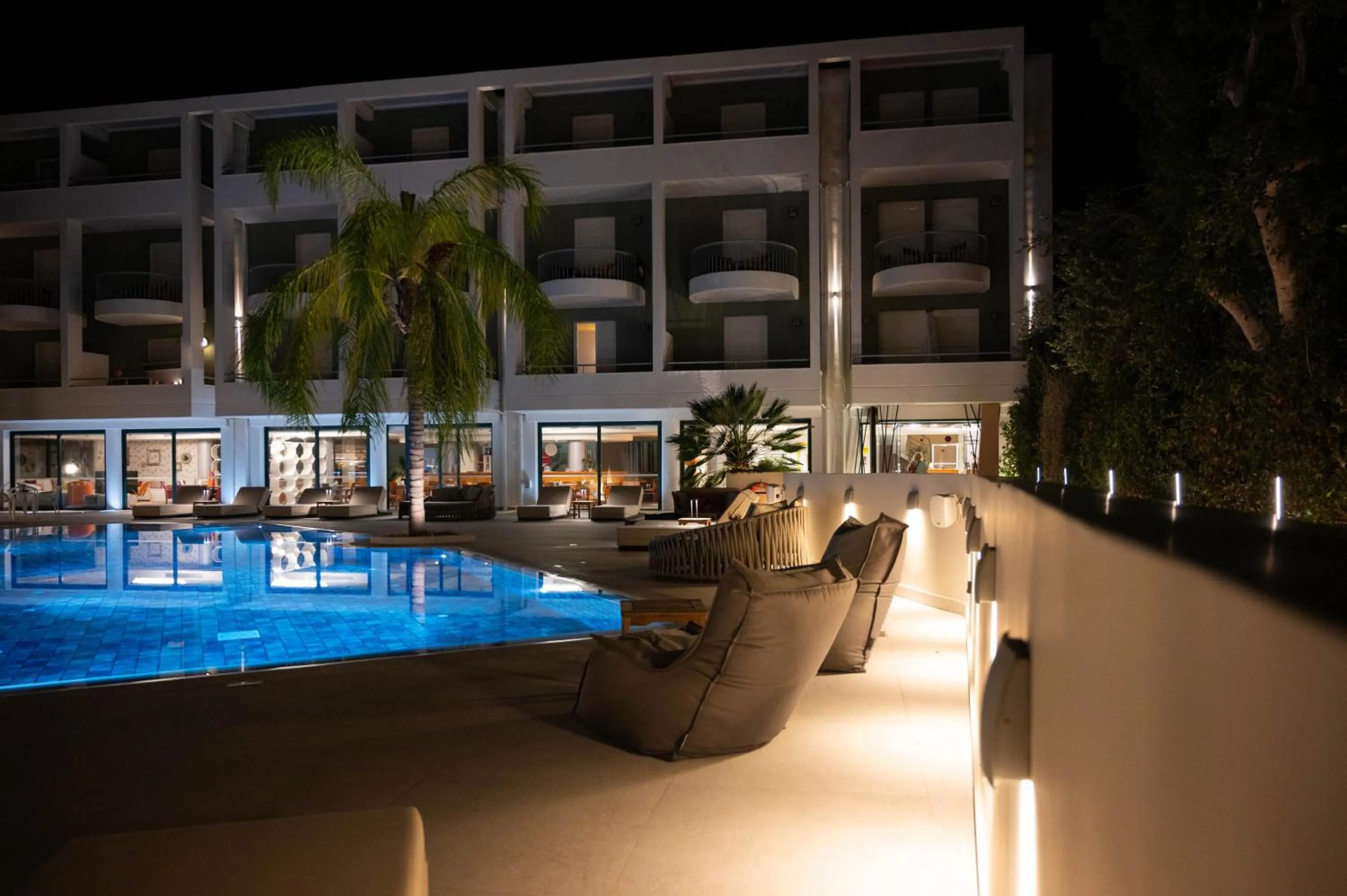 Property building in Flisvos Royal Hotel & Suites