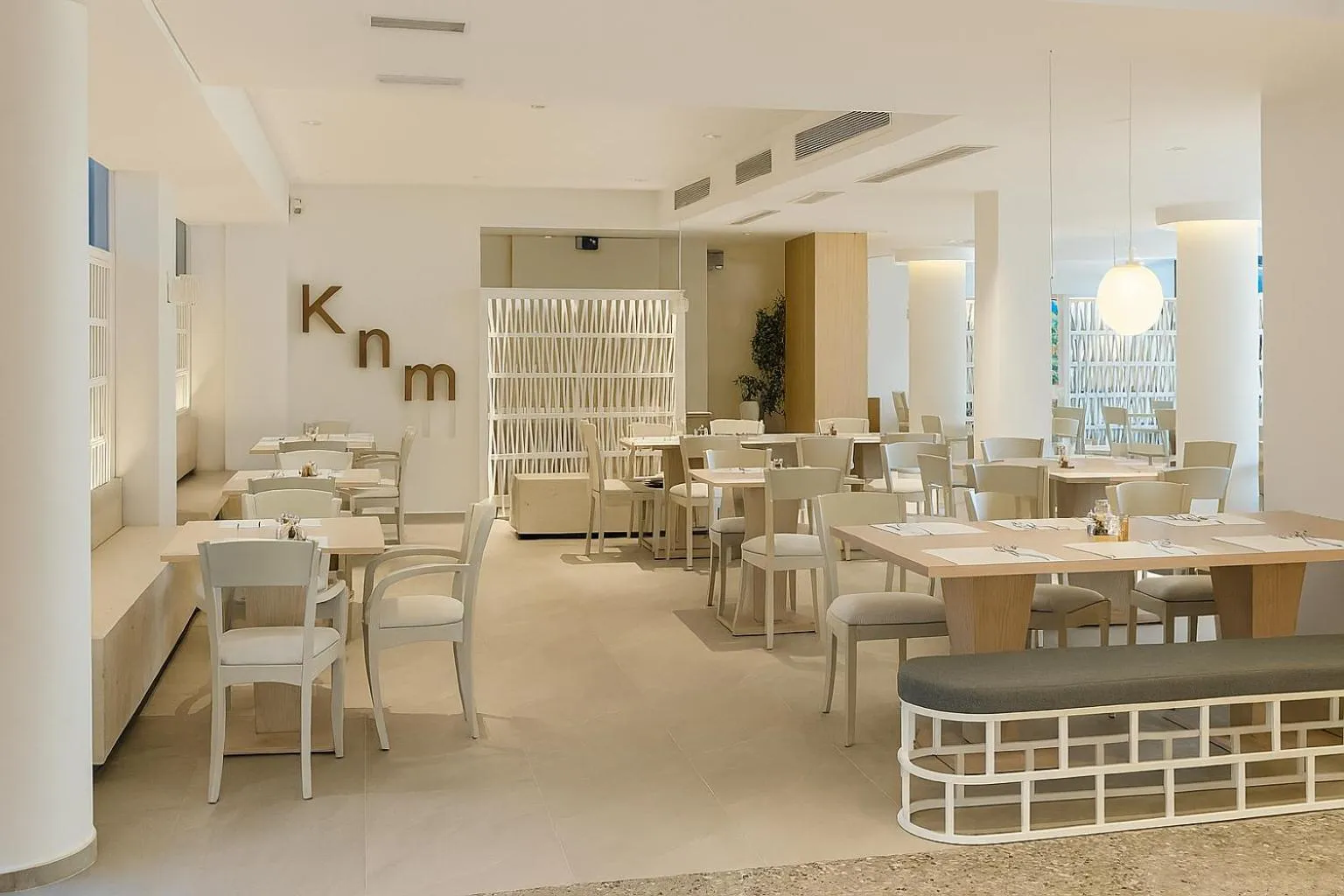 Property building in Flisvos Royal Hotel & Suites