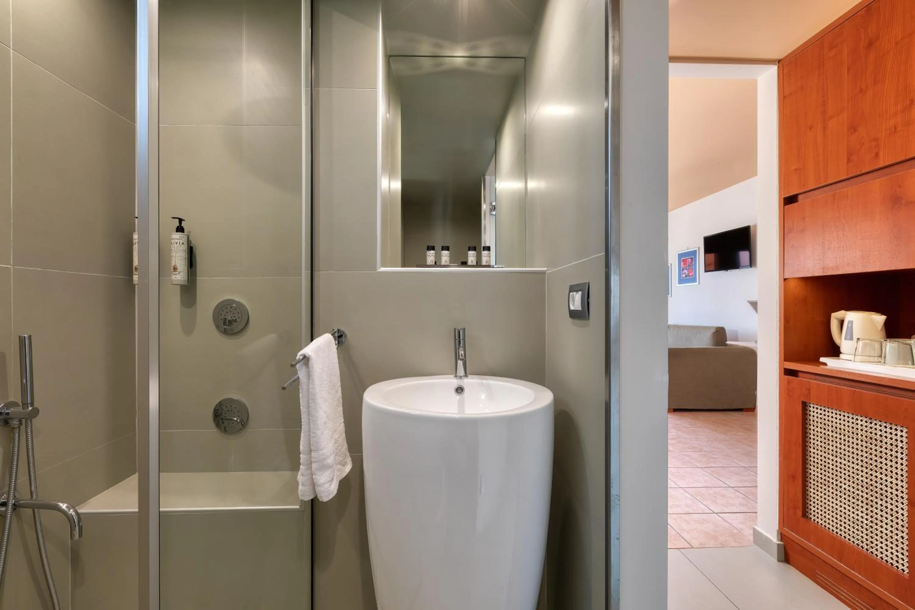 Bathroom in Flisvos Royal Hotel & Suites