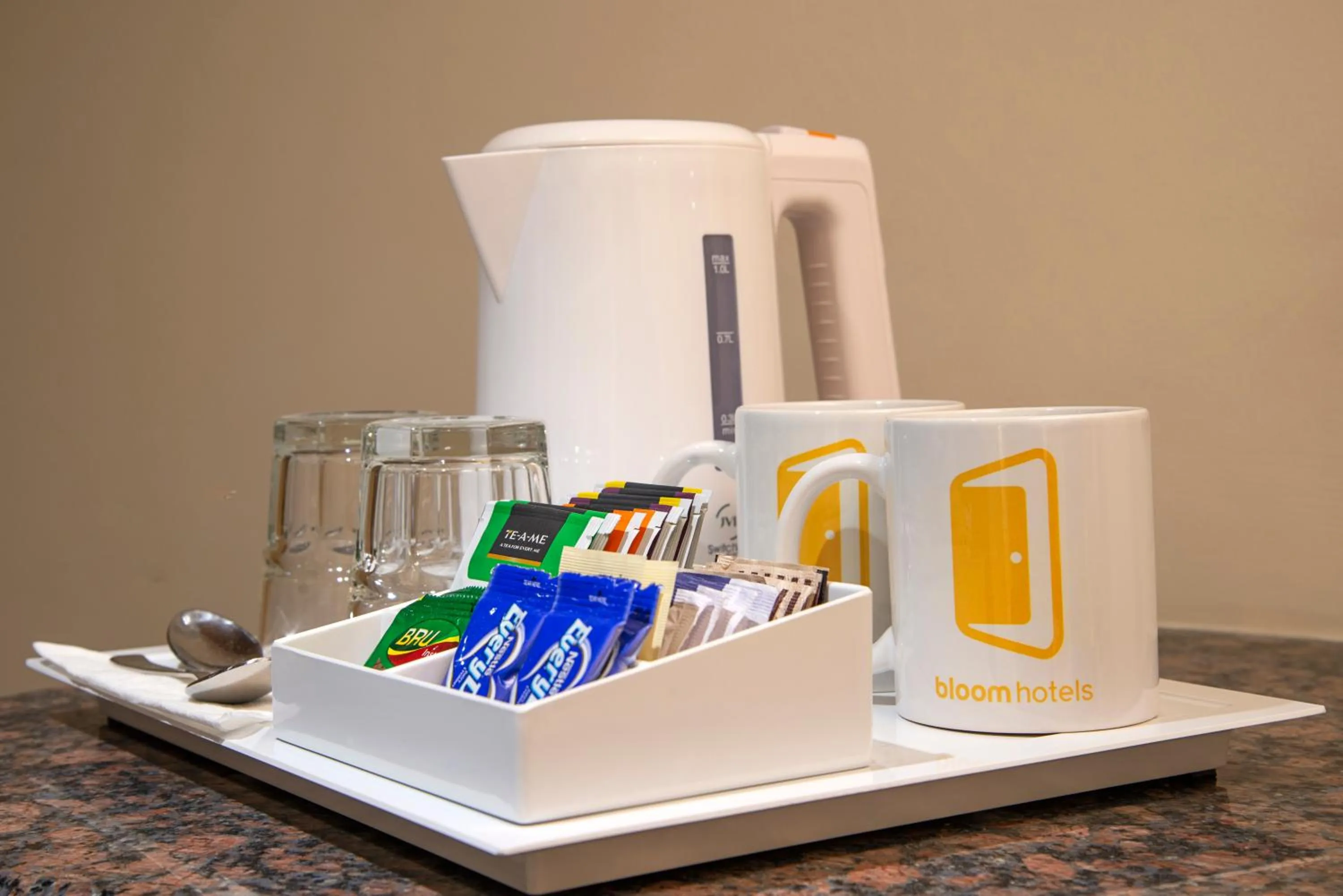 Coffee/tea facilities in Bloom Boutique l Ranjit Avenue