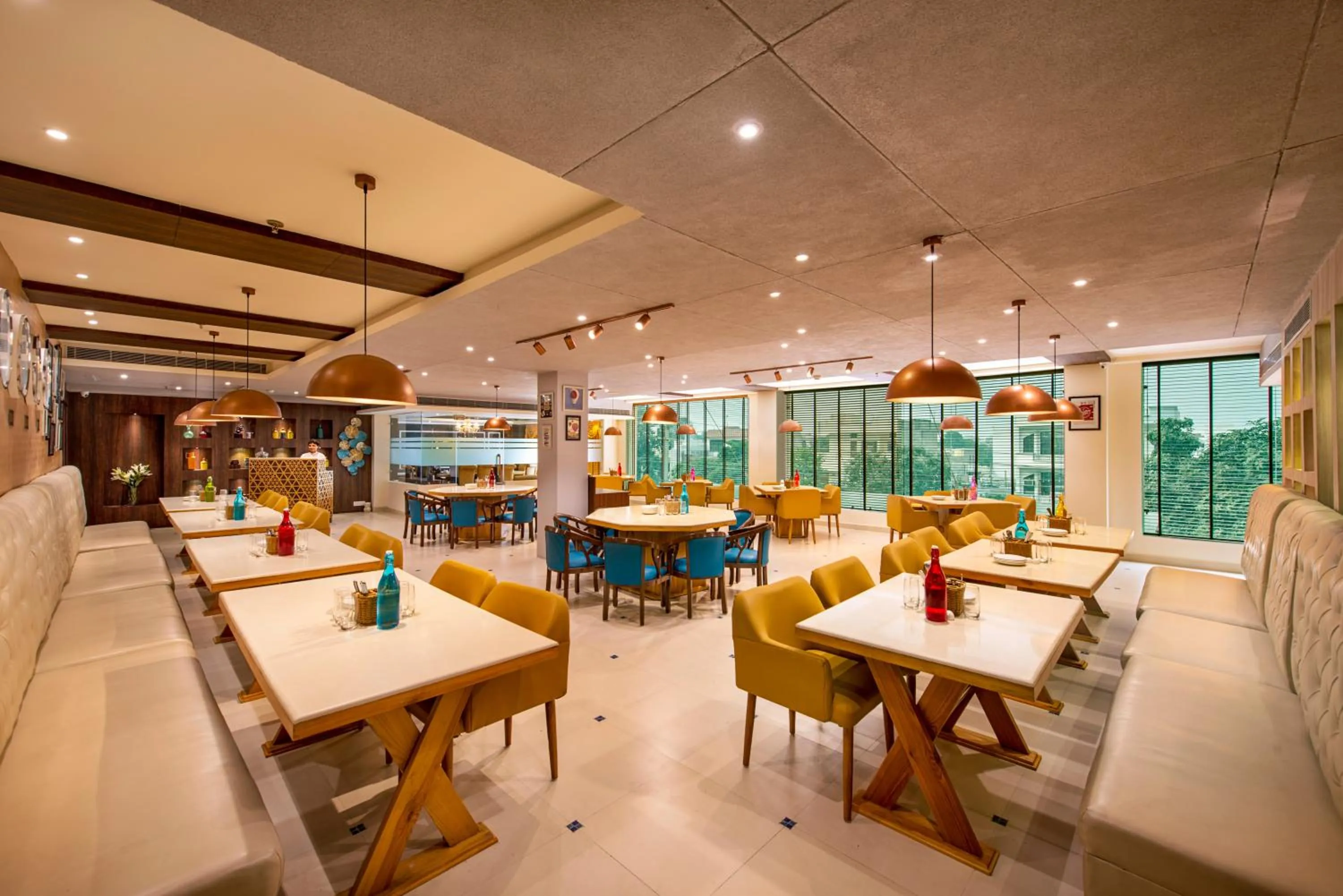 Restaurant/places to eat in Bloom Boutique l Ranjit Avenue