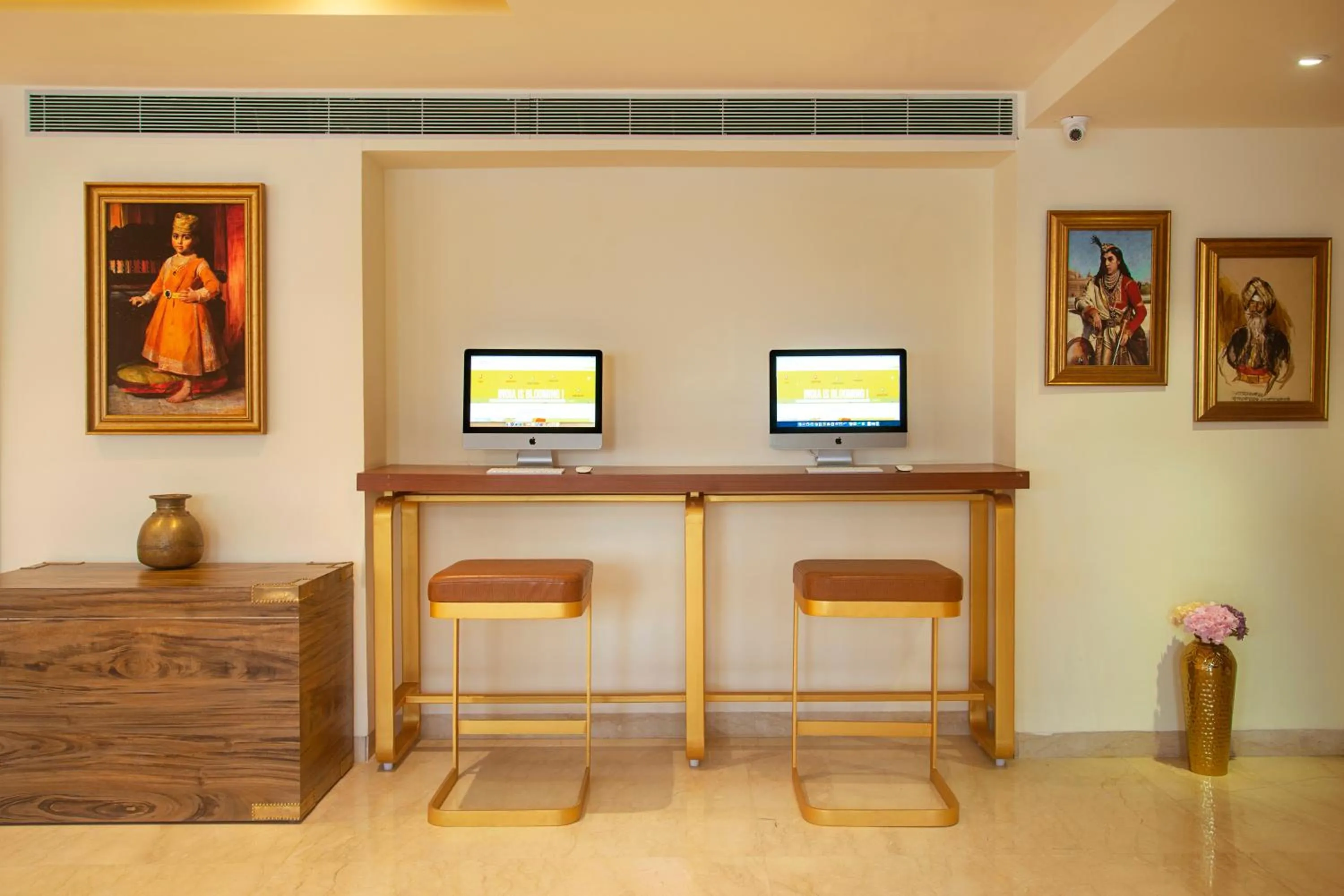 Business facilities in Bloom Boutique l Ranjit Avenue