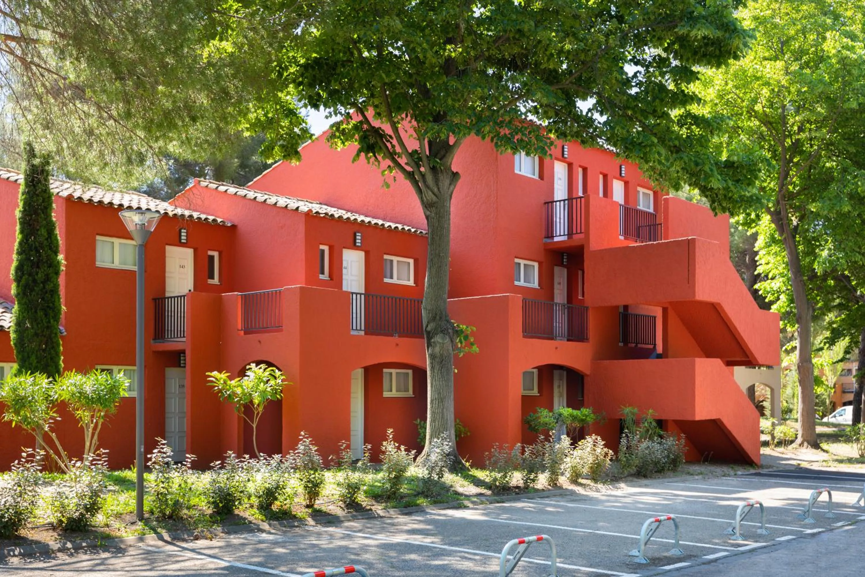 Facade/entrance in SOWELL HOTELS L'Olivier