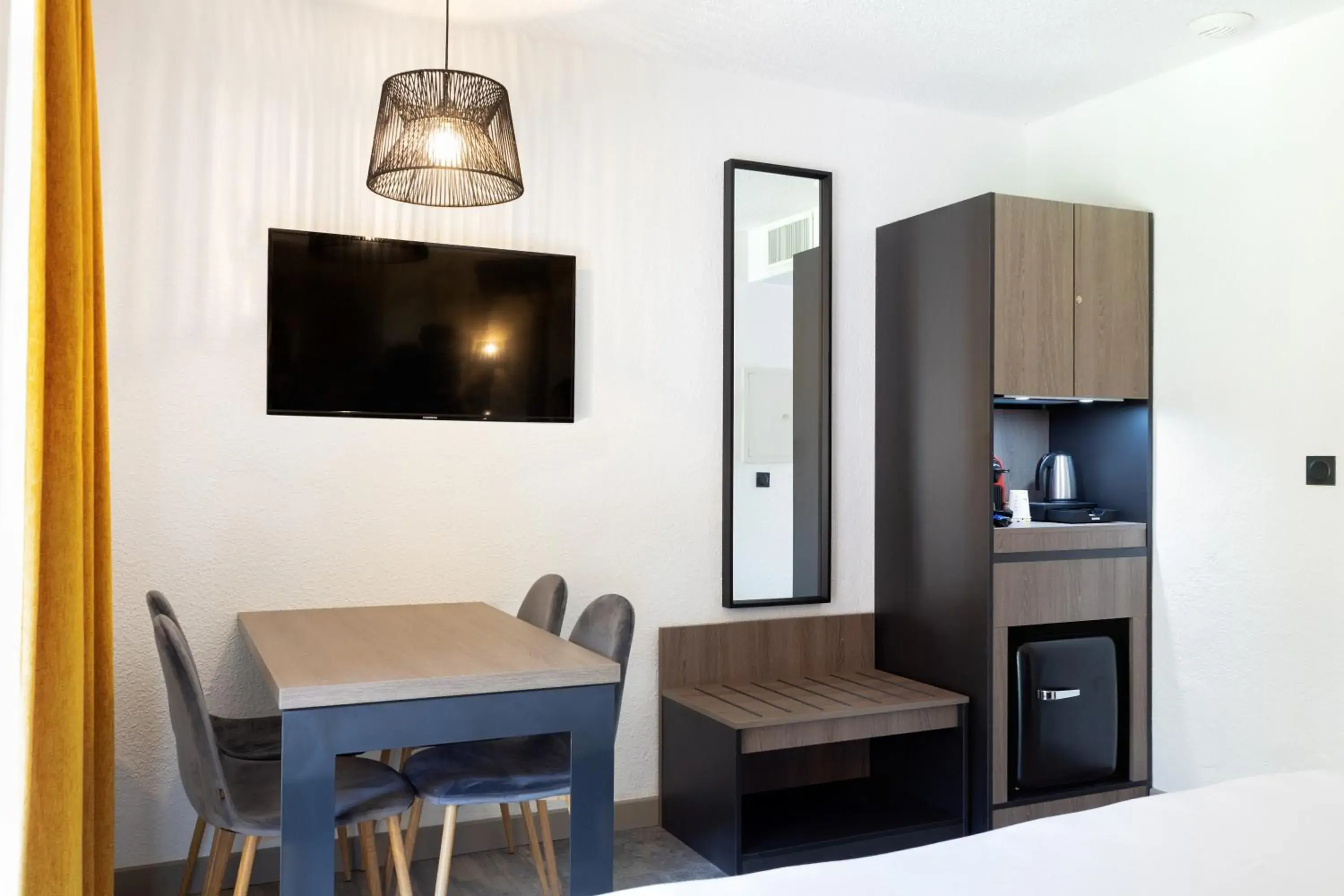 Bedroom in SOWELL HOTELS L'Olivier Bedroom in SOWELL HOTELS L'Olivier