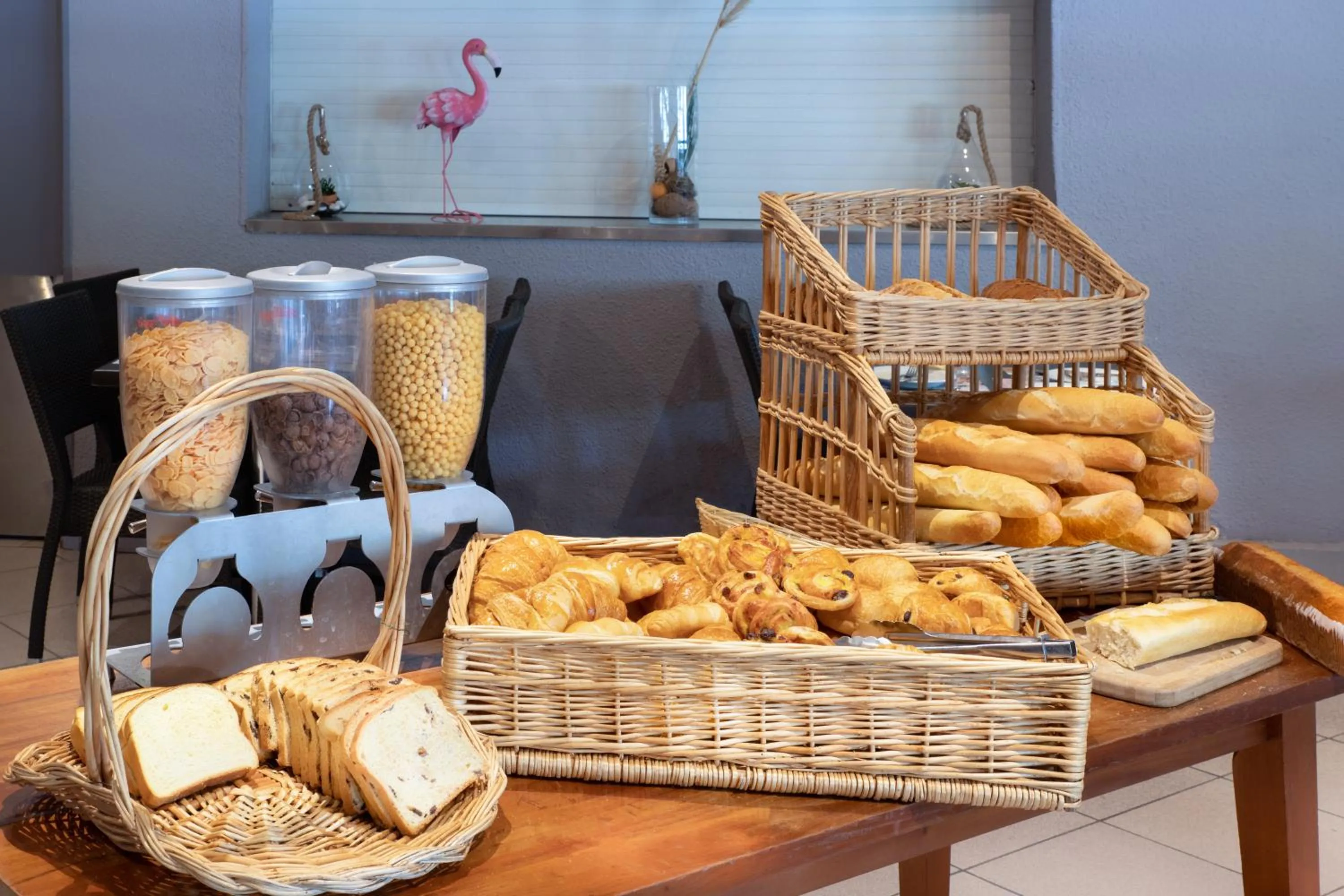 Breakfast in SOWELL HOTELS L'Olivier