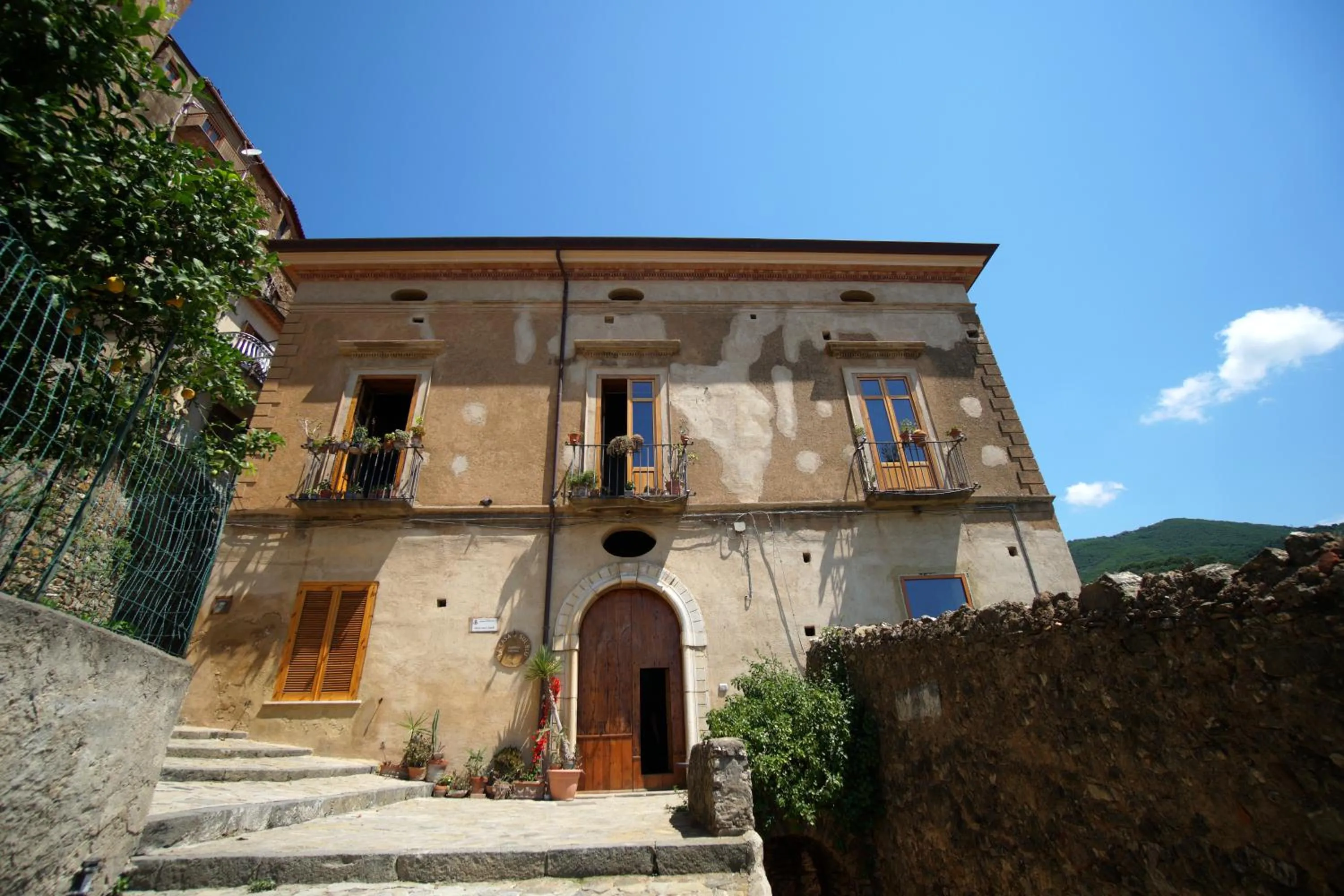 Facade/entrance in La Casa sul Blu Albergo Diffuso