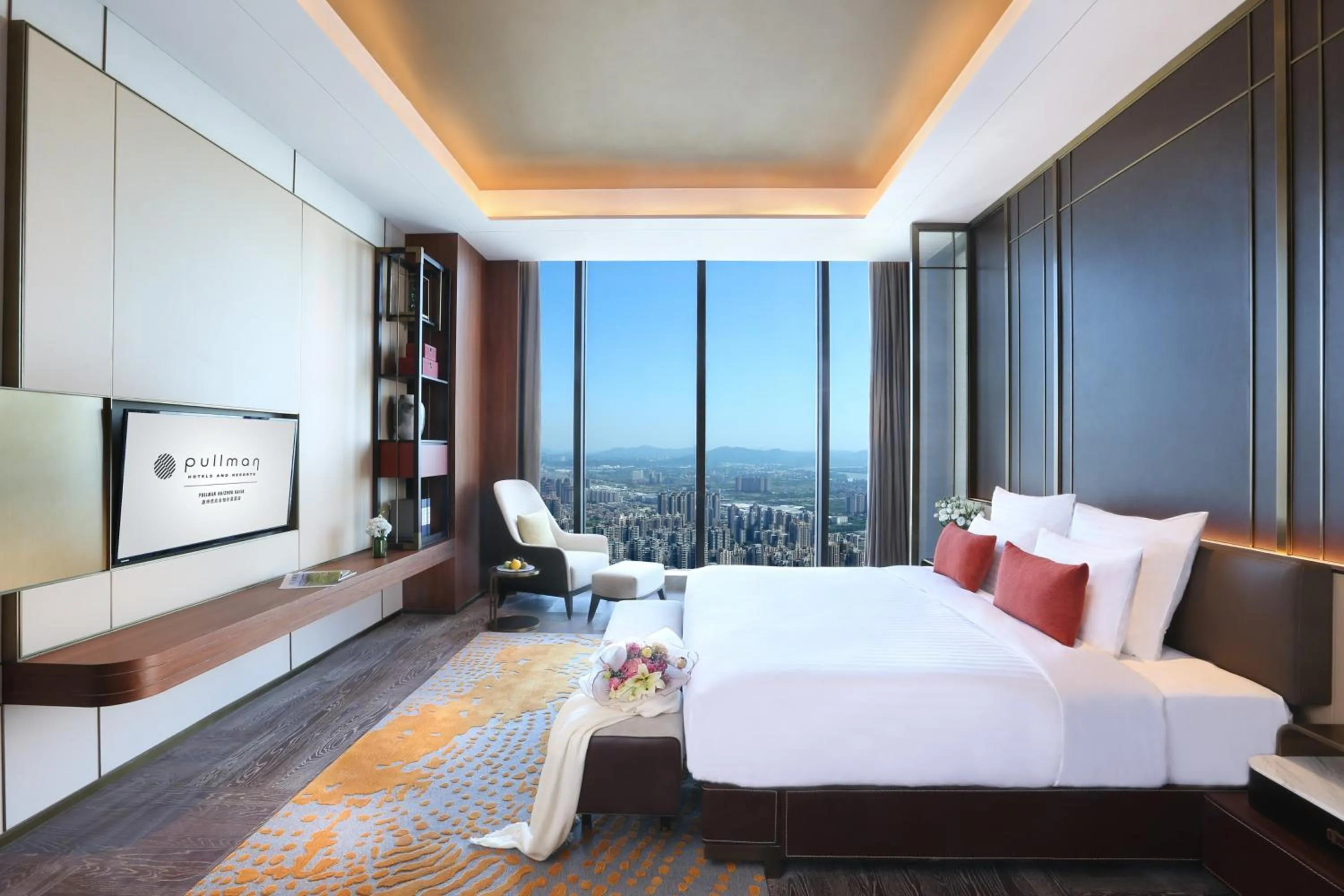 Bed in Pullman Huizhou Kaisa