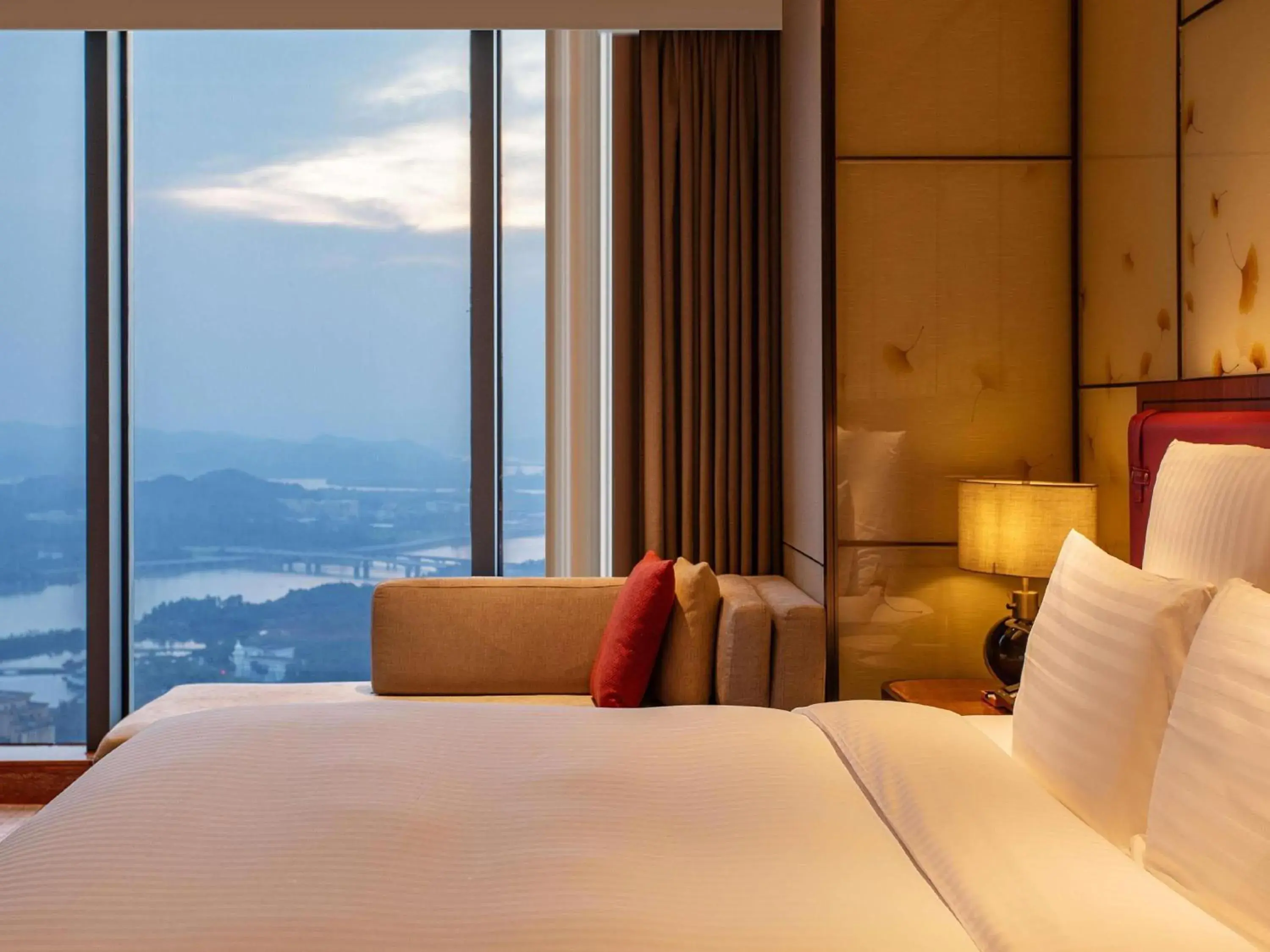 Deluxe King Room with City View - High Floor in Pullman Huizhou Kaisa Deluxe King Room with City View - High Floor in Pullman Huizhou Kaisa