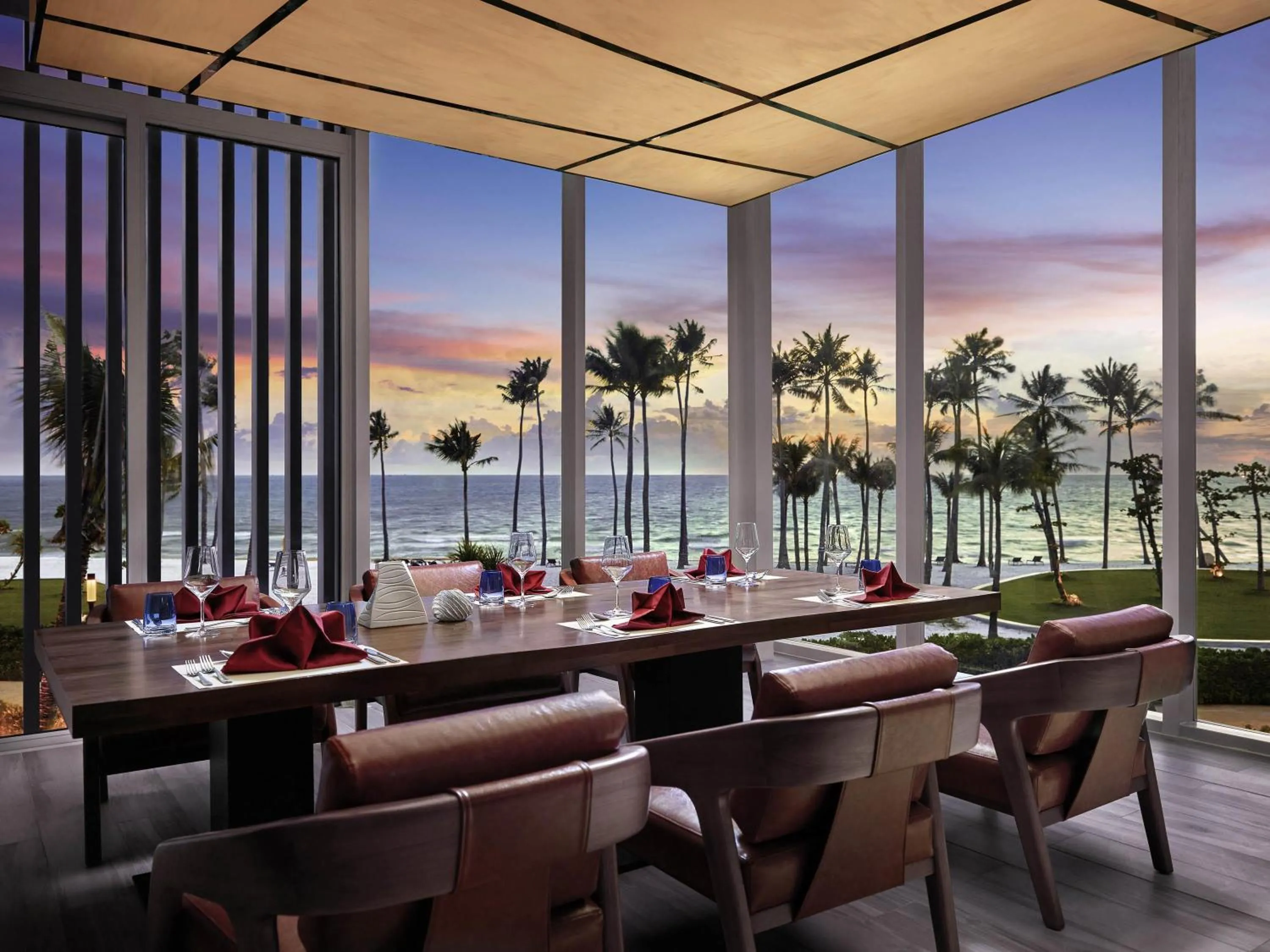 Lounge or bar in Pullman Phu Quoc Beach Resort