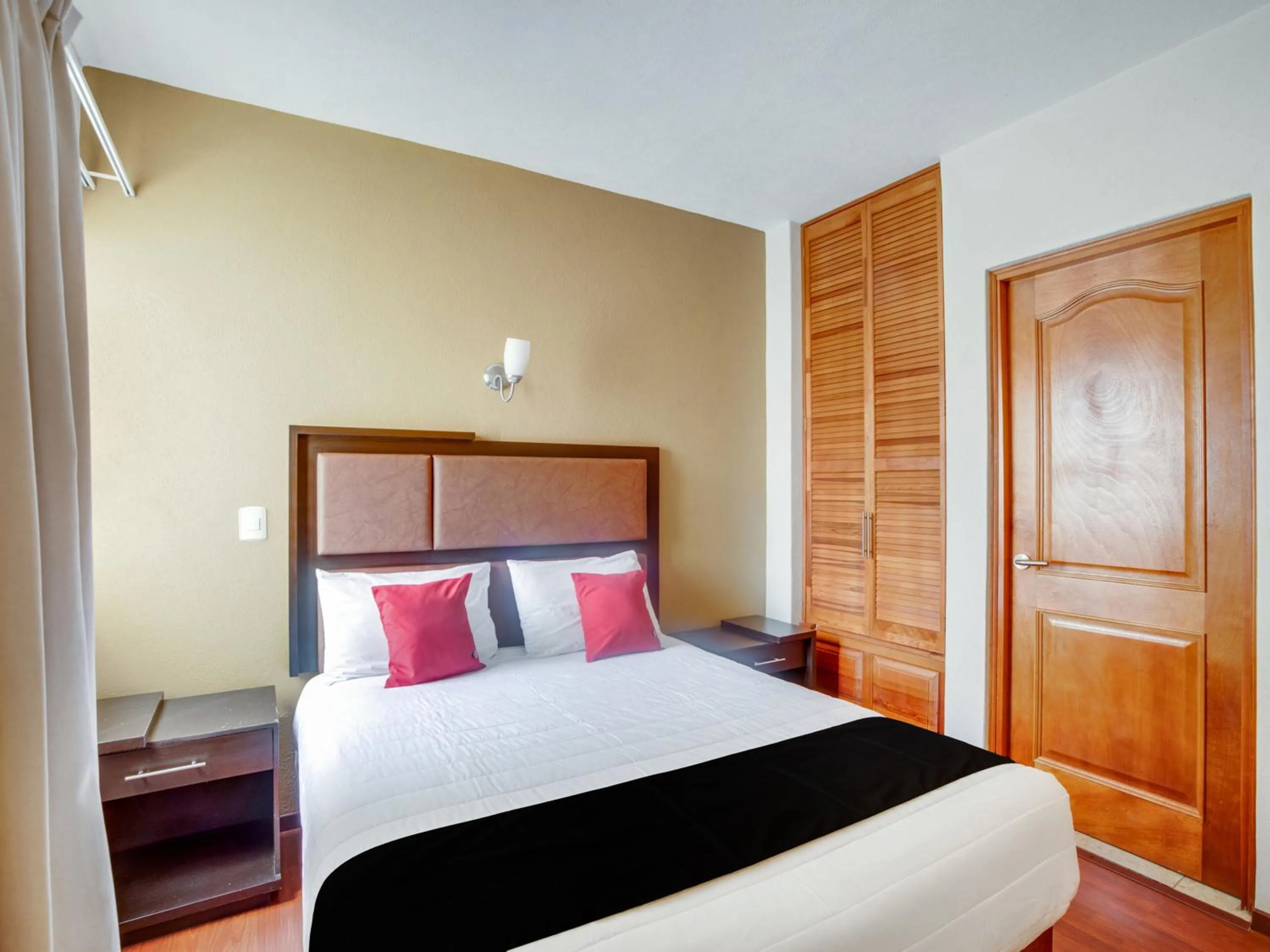 Bedroom, Bed in Hotel Patzcuaro