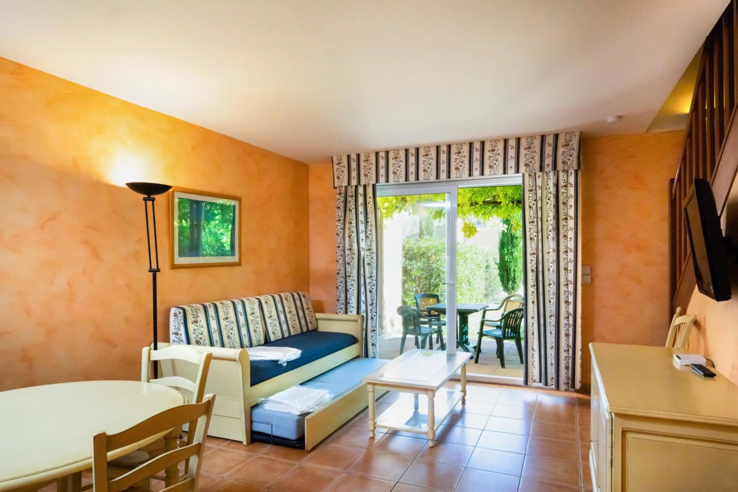 Living room, Bed in SOWELL RESIDENCES Les Mazets