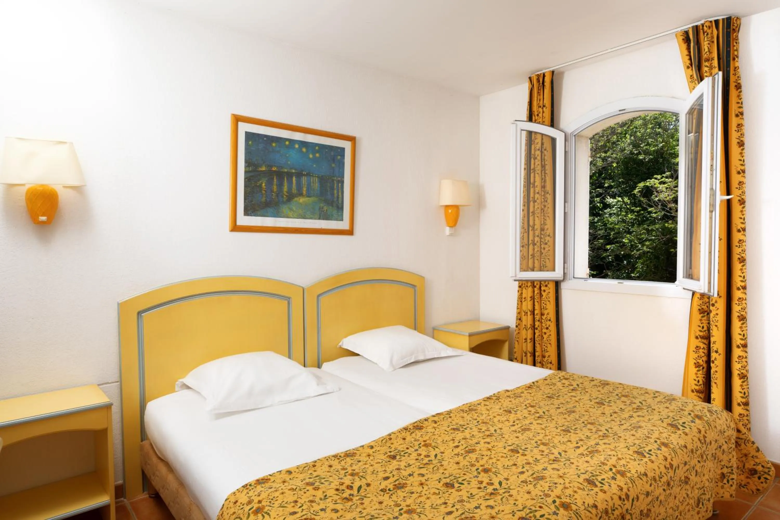 Bed in SOWELL RESIDENCES Les Mazets