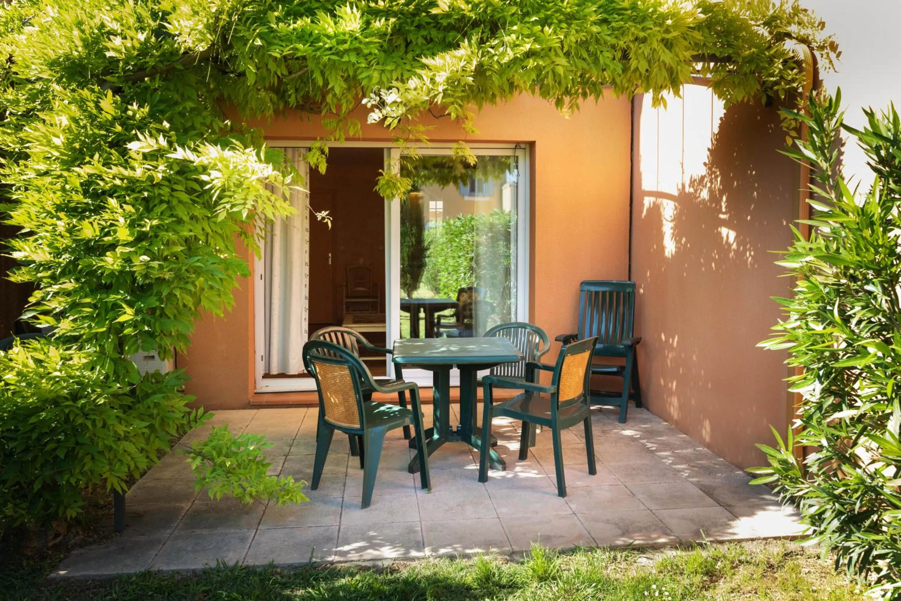 Patio in SOWELL RESIDENCES Les Mazets