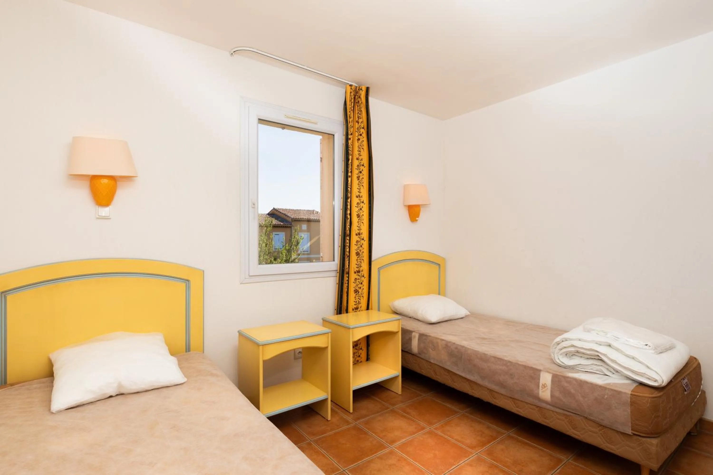 Bedroom, Bed in SOWELL RESIDENCES Les Mazets