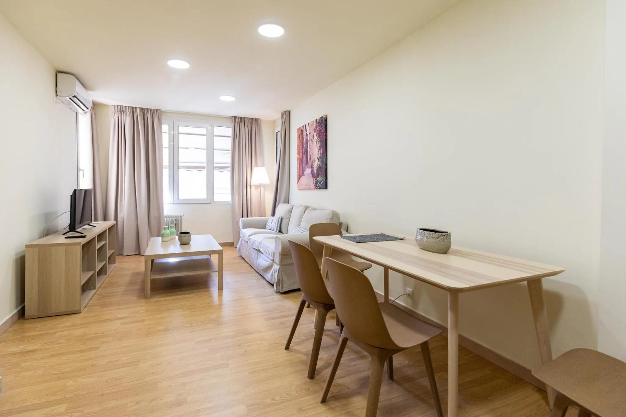 Bed in Athens Kyniska Urban Apartment