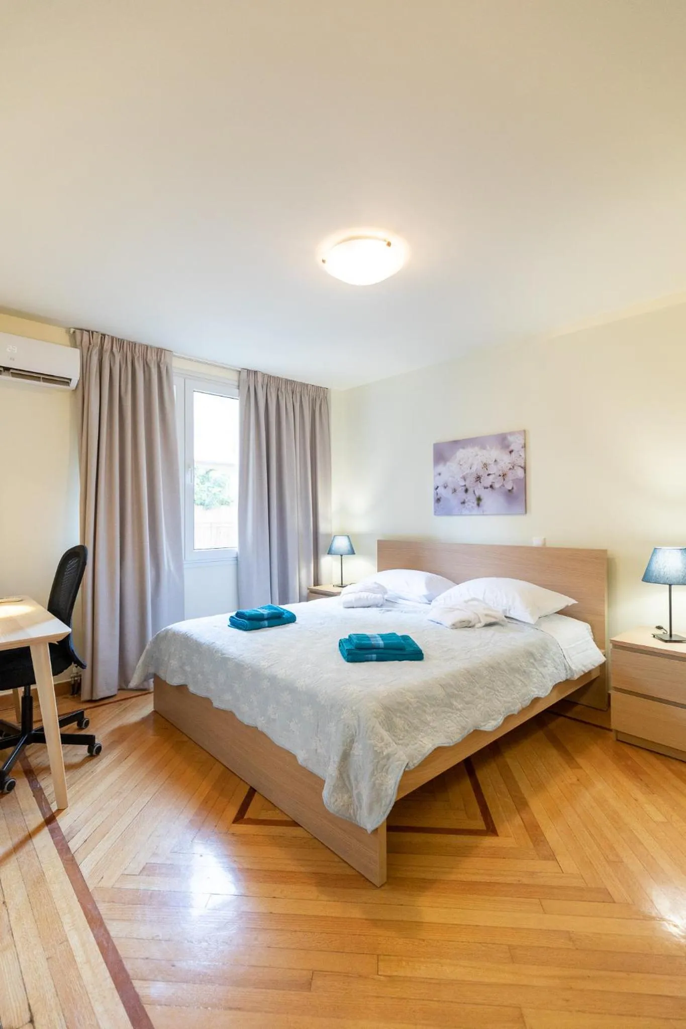 Bed in Athens Kyniska Urban Apartment