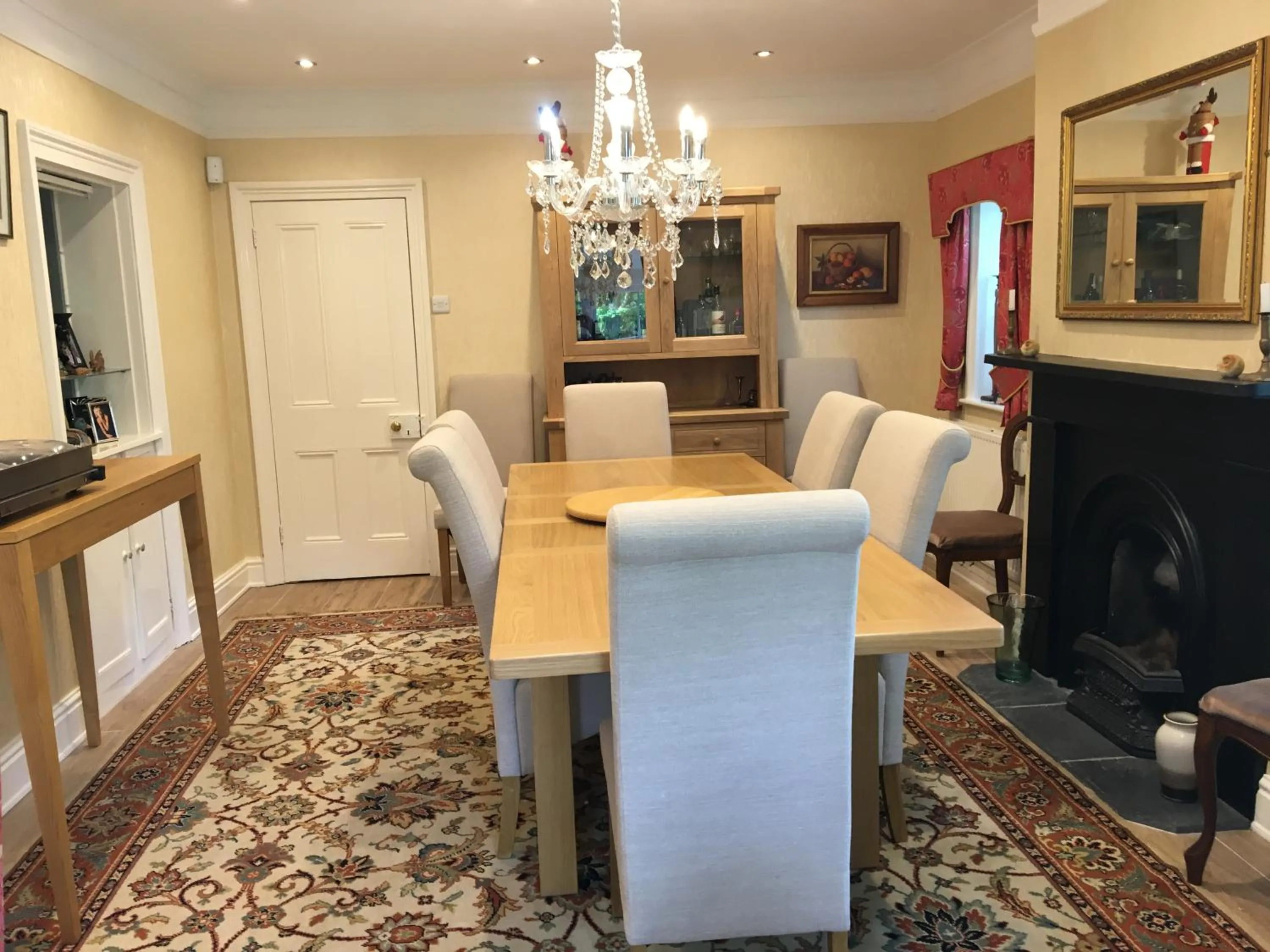 Dining area in Bron Hafren