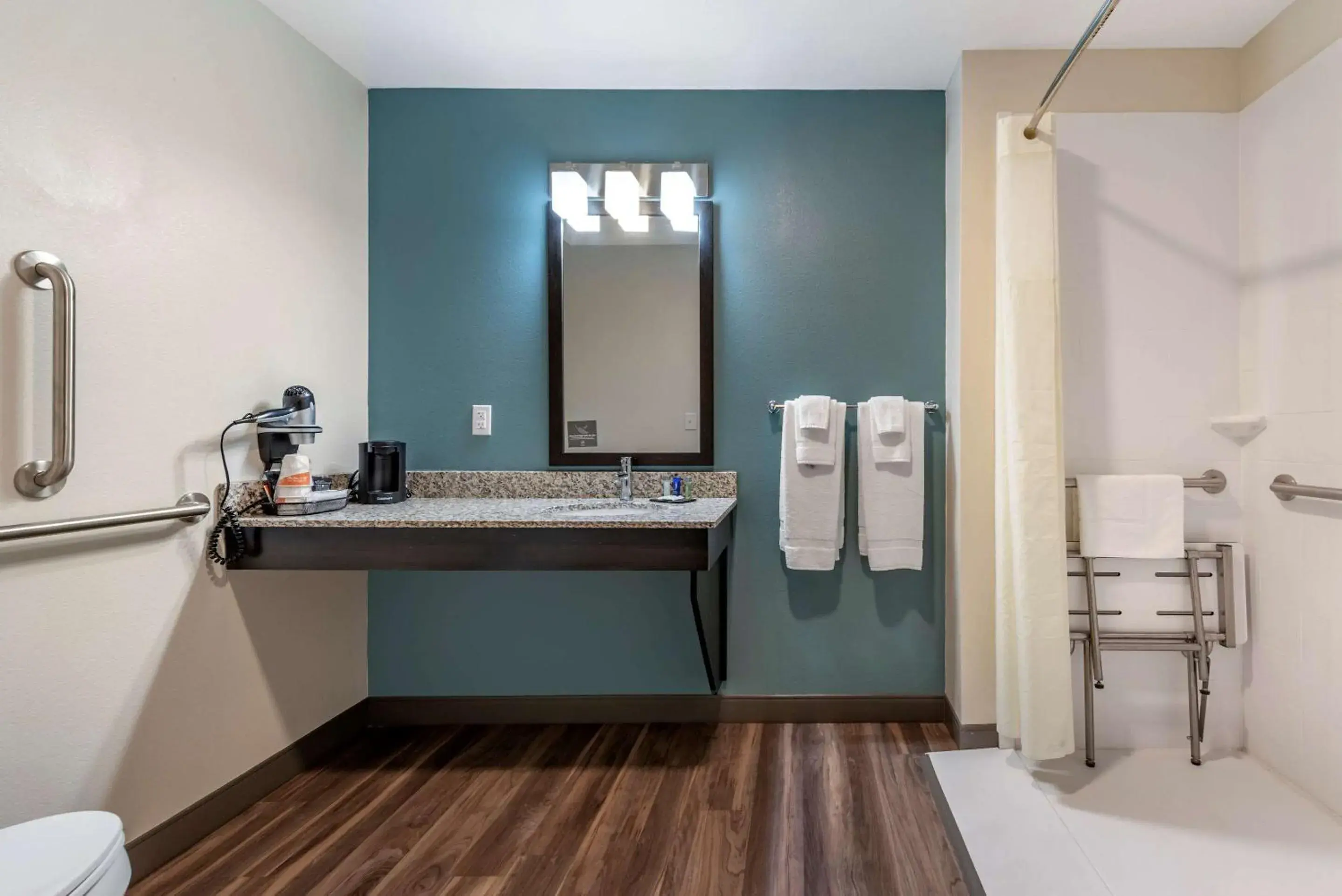 Bathroom in Sleep Inn Newberry - Crane Bathroom in Sleep Inn Newberry - Crane