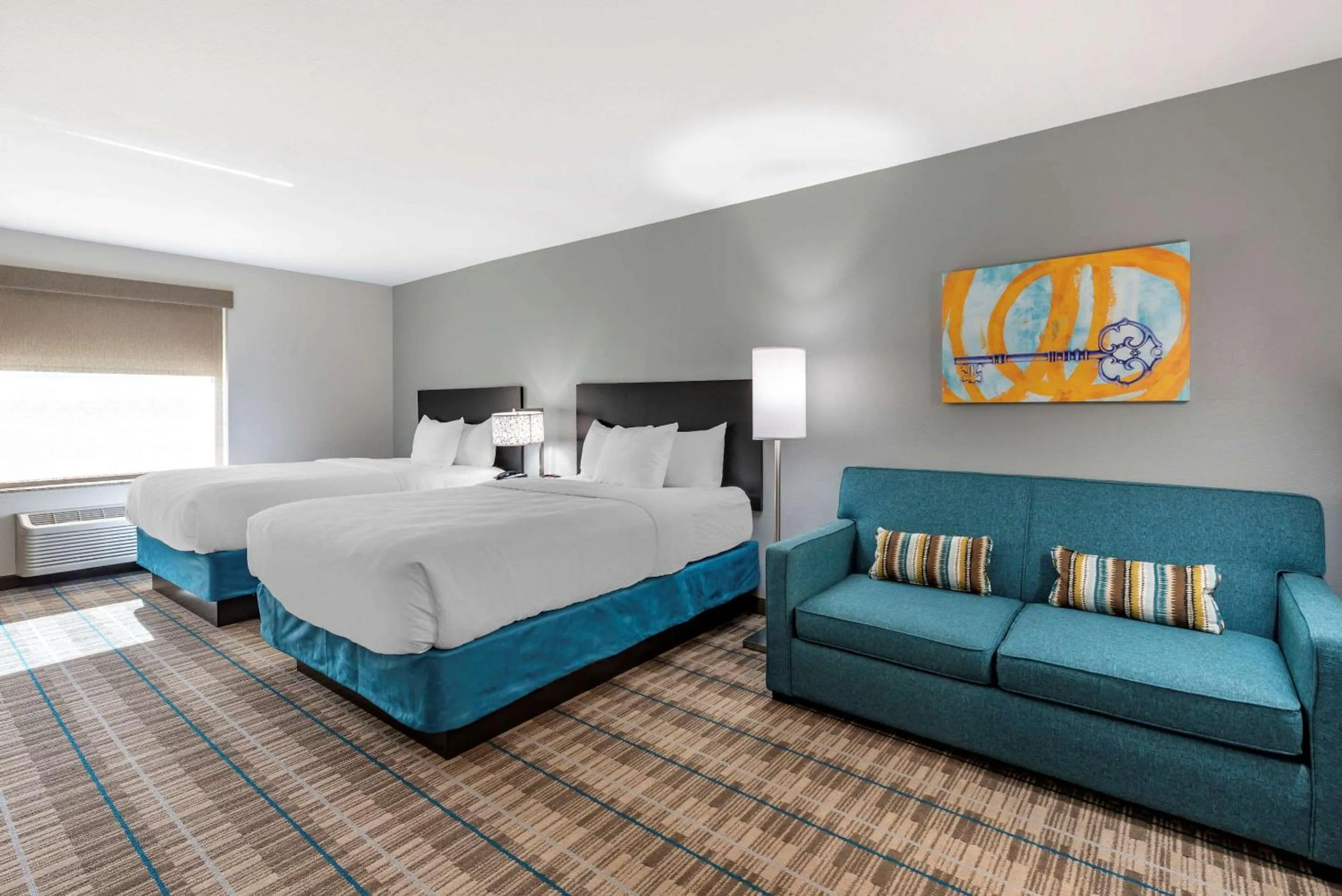 Photo of the whole room, Bed in MainStay Suites Newberry - Crane