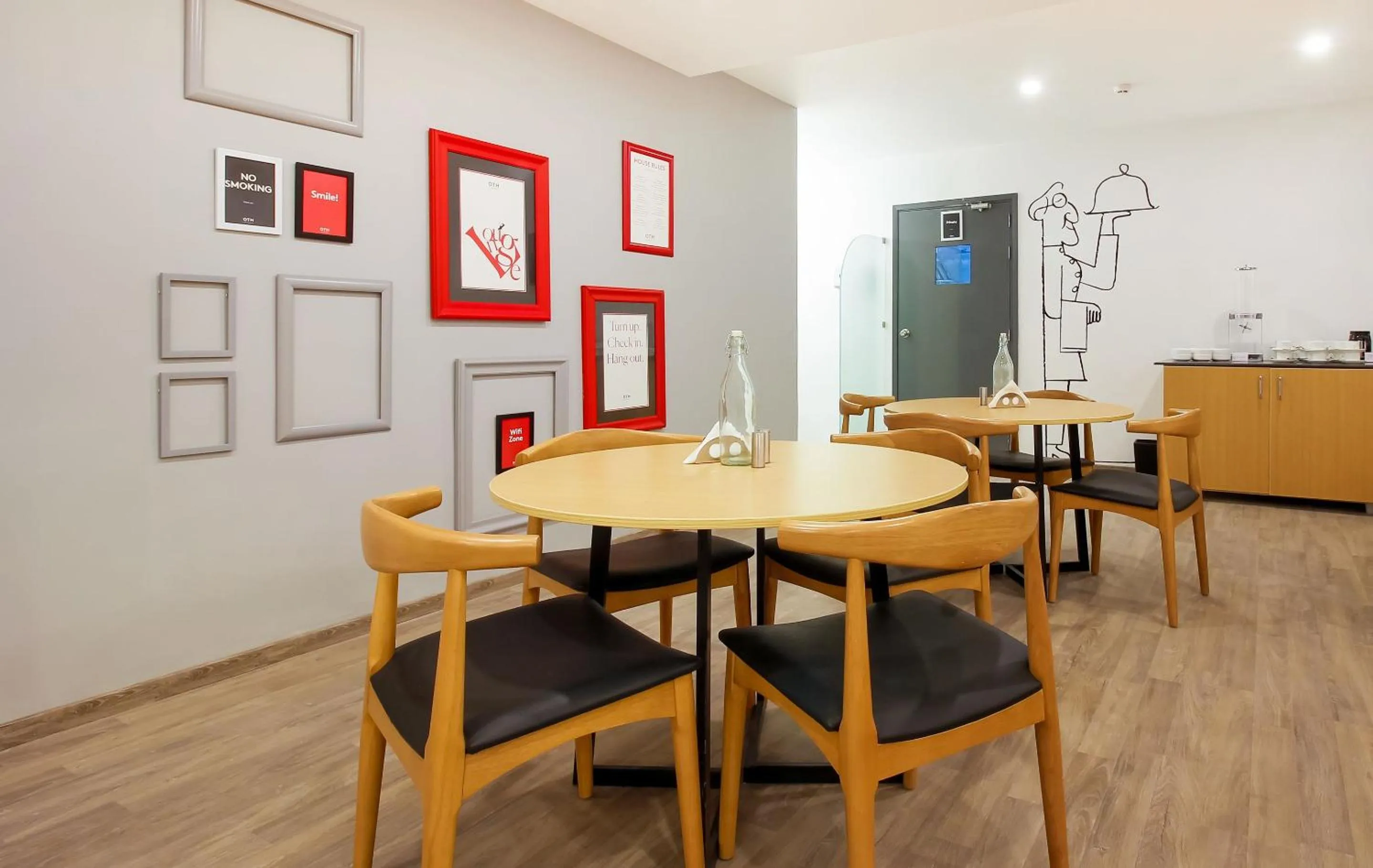 Restaurant/places to eat in Super Townhouse THE CINCO HOTEL NEAR ESI HOSPITAL ( SR NAGAR)