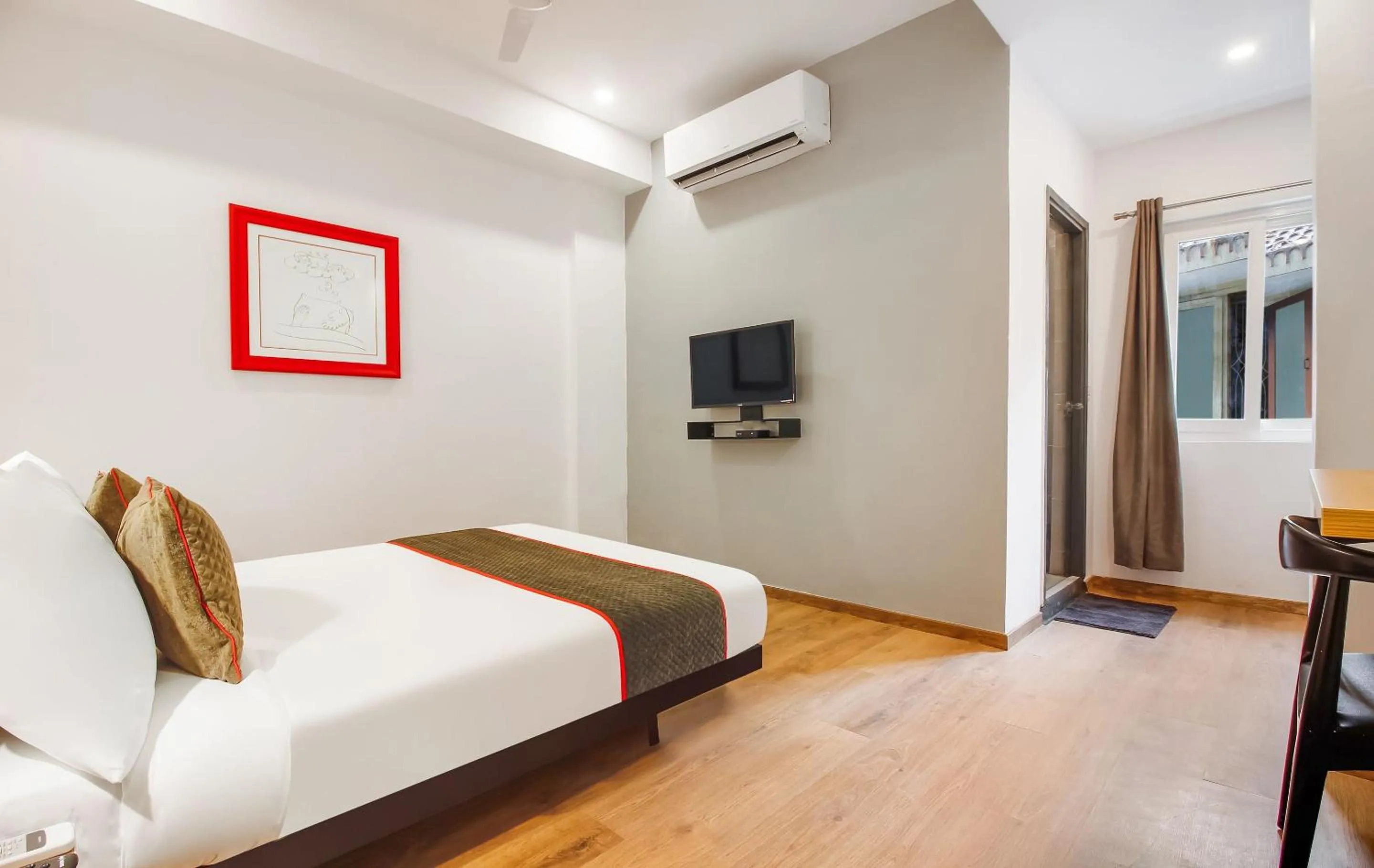 Bedroom, Bed in Super Townhouse THE CINCO HOTEL NEAR ESI HOSPITAL ( SR NAGAR)