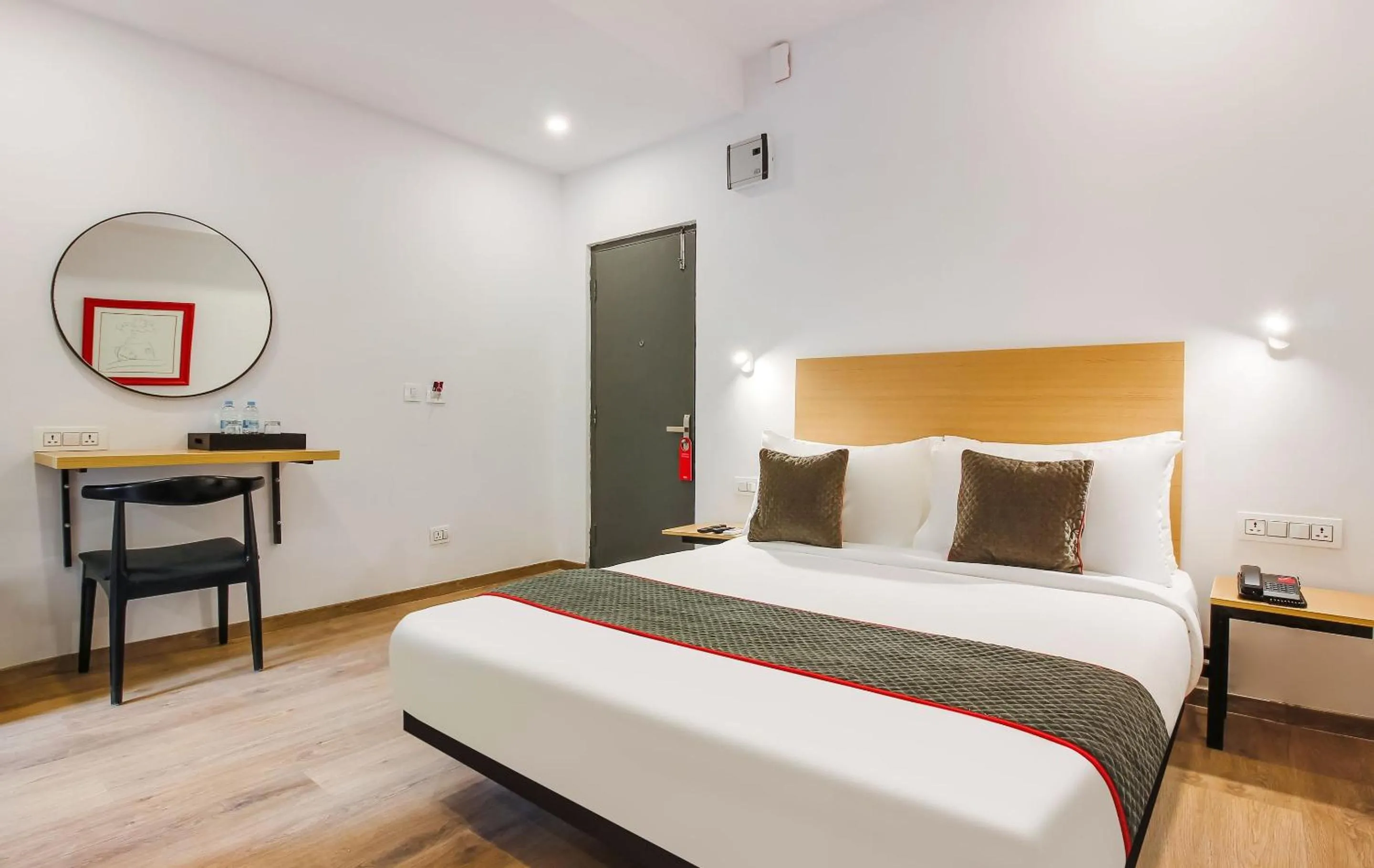 Facade/entrance, Bed in Super Townhouse THE CINCO HOTEL NEAR ESI HOSPITAL ( SR NAGAR)