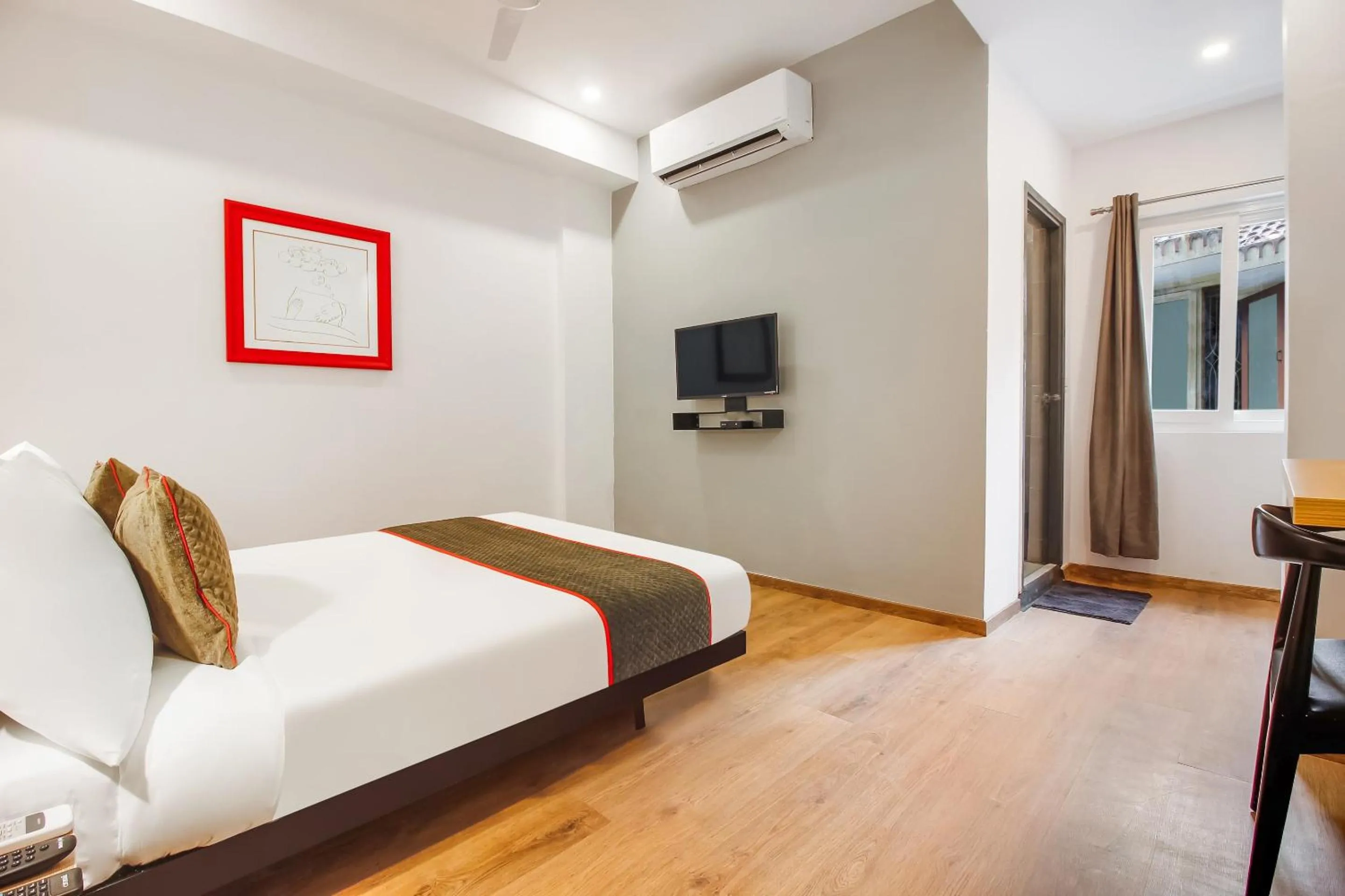 Bedroom, Bed in Super Townhouse THE CINCO HOTEL NEAR ESI HOSPITAL ( SR NAGAR)