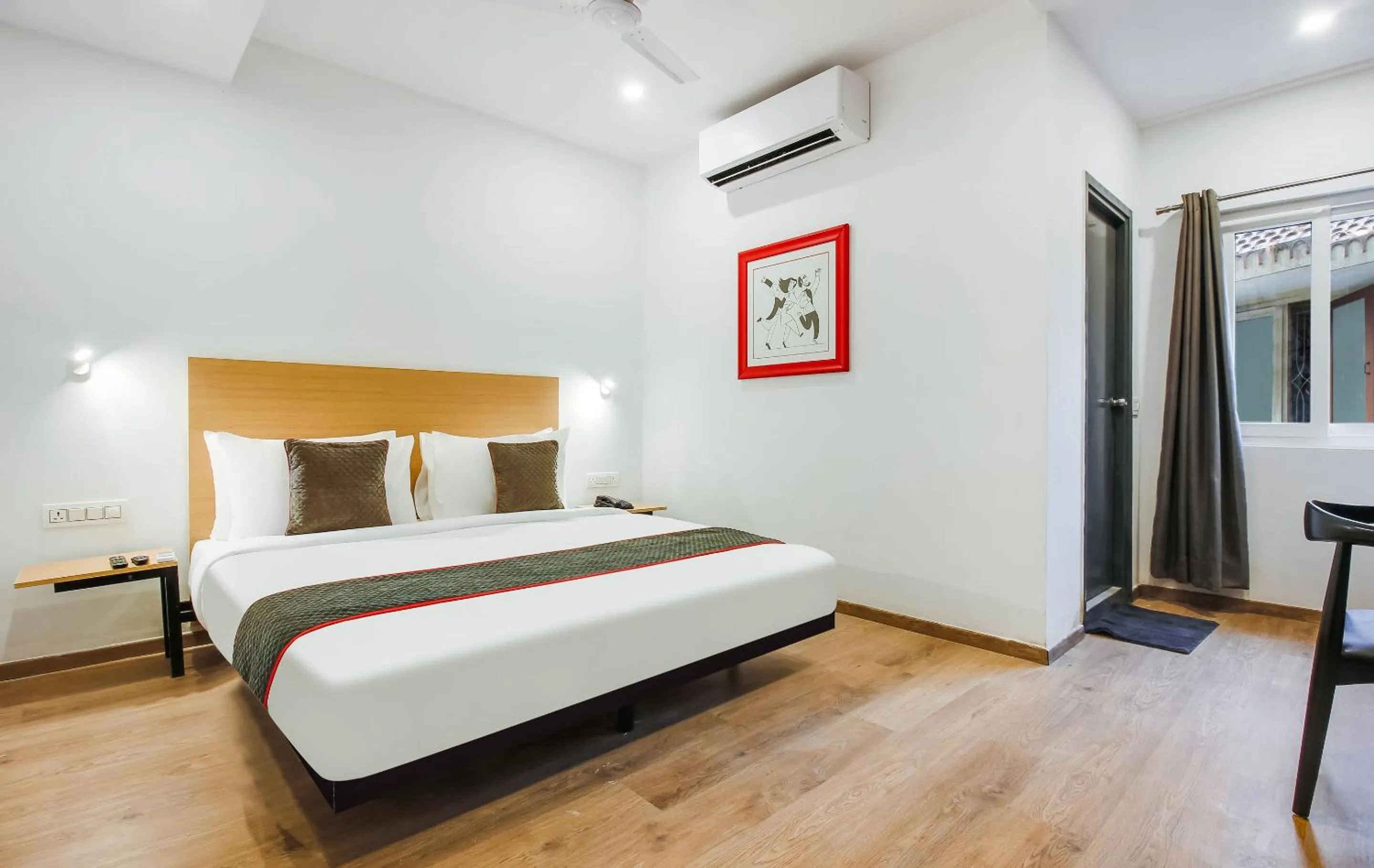 Bedroom, Bed in Super Townhouse THE CINCO HOTEL NEAR ESI HOSPITAL ( SR NAGAR)