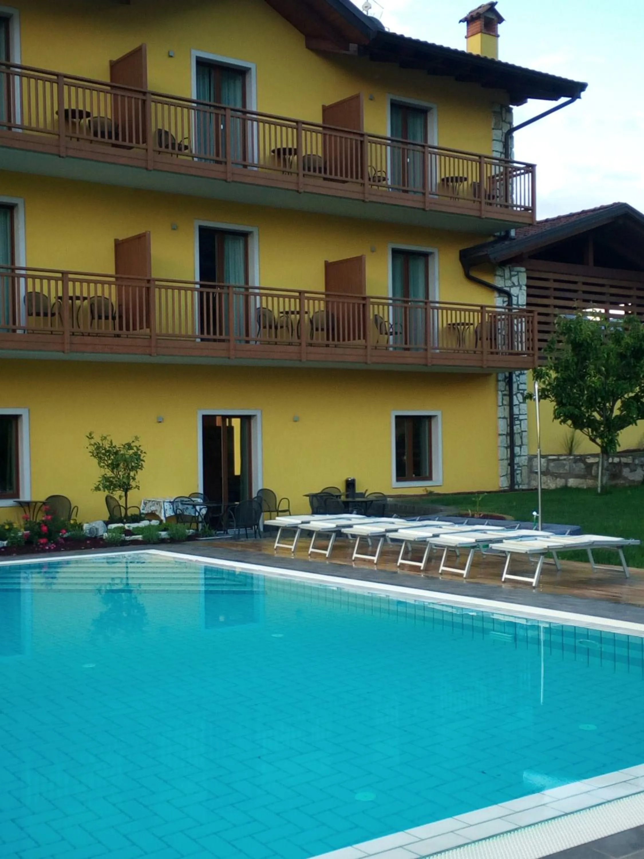 Swimming pool in Maso Agritur Santa Lucia