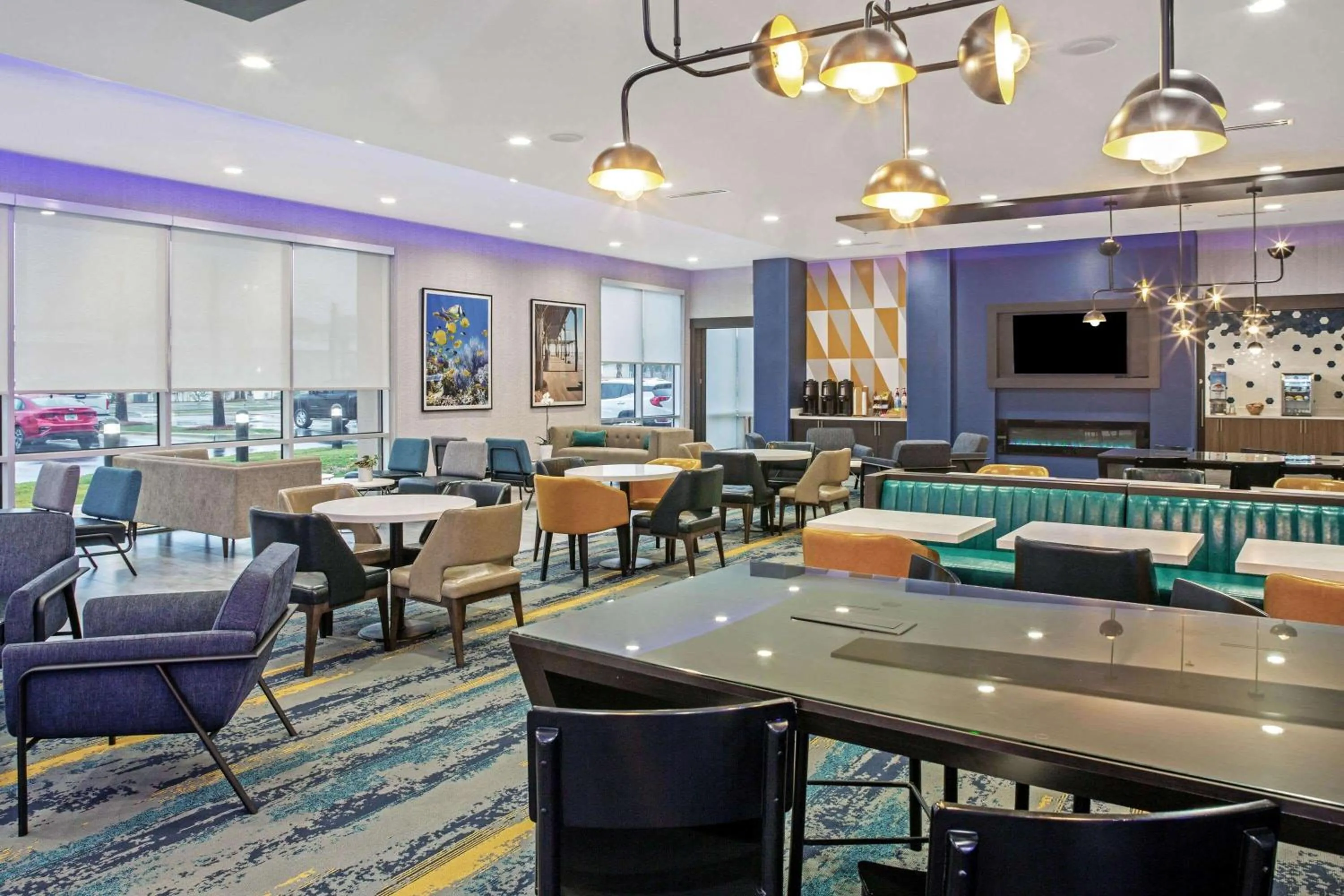 Restaurant/places to eat in La Quinta Inn & Suites by Wyndham Miramar Beach-Destin
