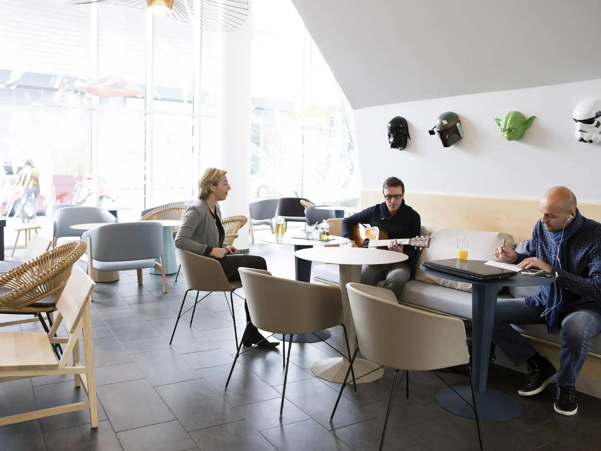 Lounge or bar in Novotel Suites Lille Europe